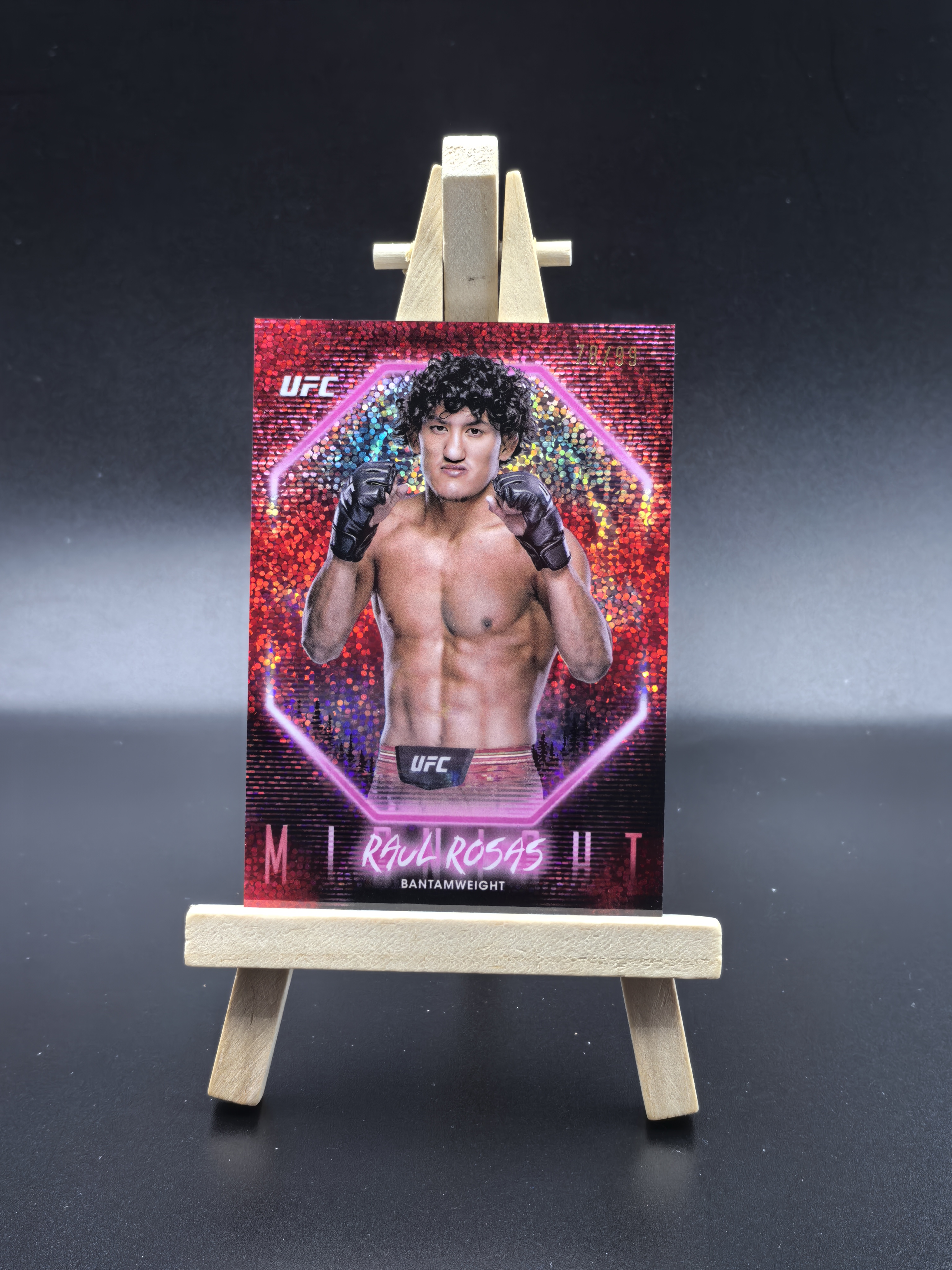 2025 Topps Midnight Raul Rosas UFC综合格斗 午夜盒 “紧凑哥”小劳尔·罗萨斯 红折 红碎闪折 限量99编 卡品如图(斐济杯)