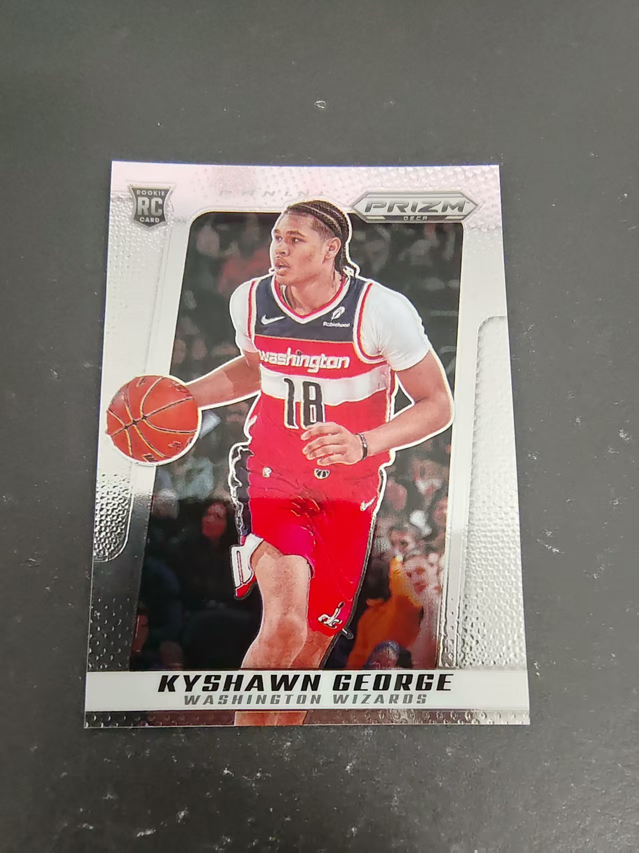【可合并,不累计】2024-25 Panini Prizm Kyshawn George RC Deca 凯肖恩 乔治 新秀 PZ复刻 划痕 边角瑕疵 #81