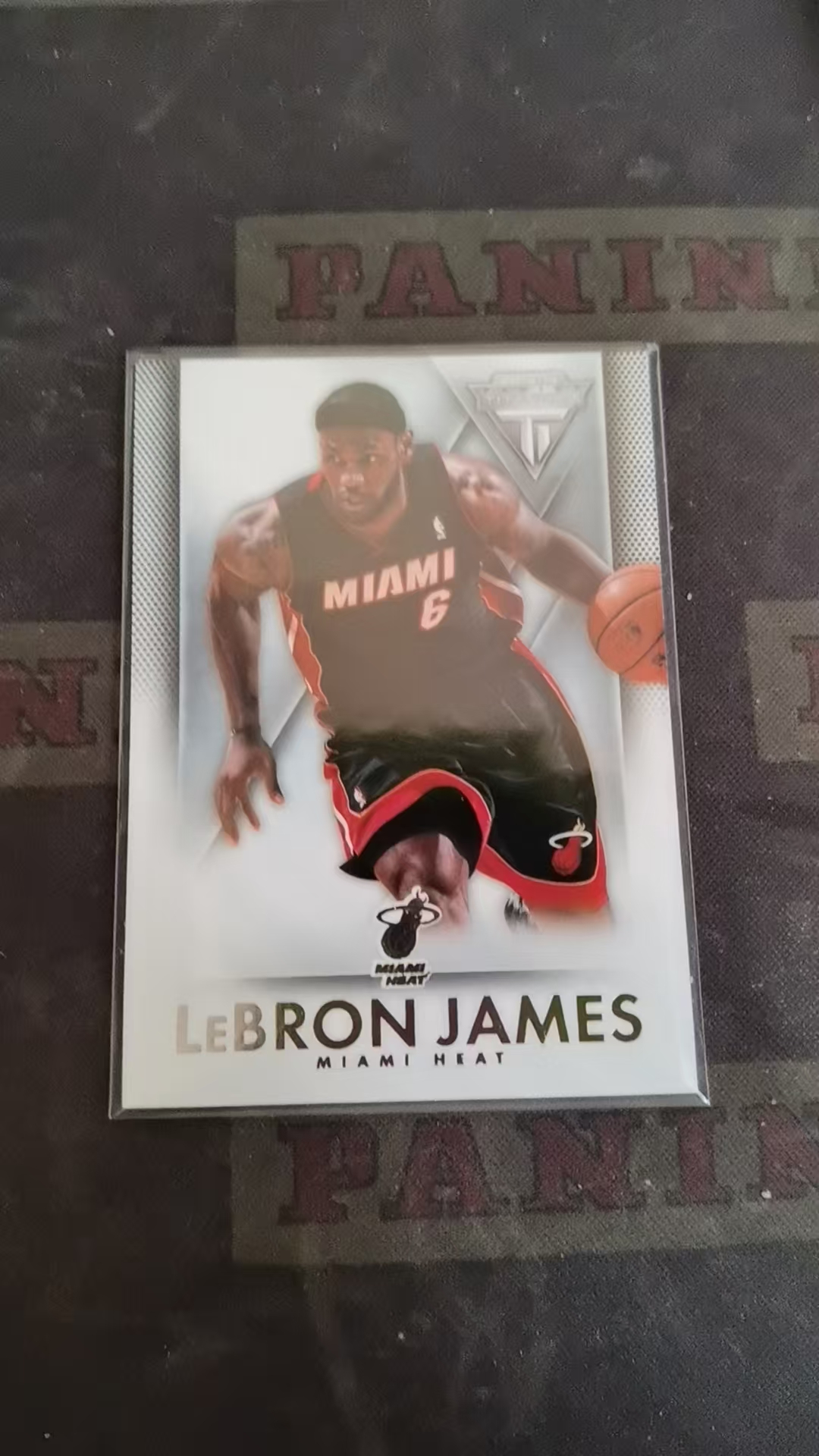 【DLDL拍卖】2013-14 PANINI-TITANIUM BASKETBALL LEBRON JAMES 勒布朗・詹姆斯【卡边角表面见图】