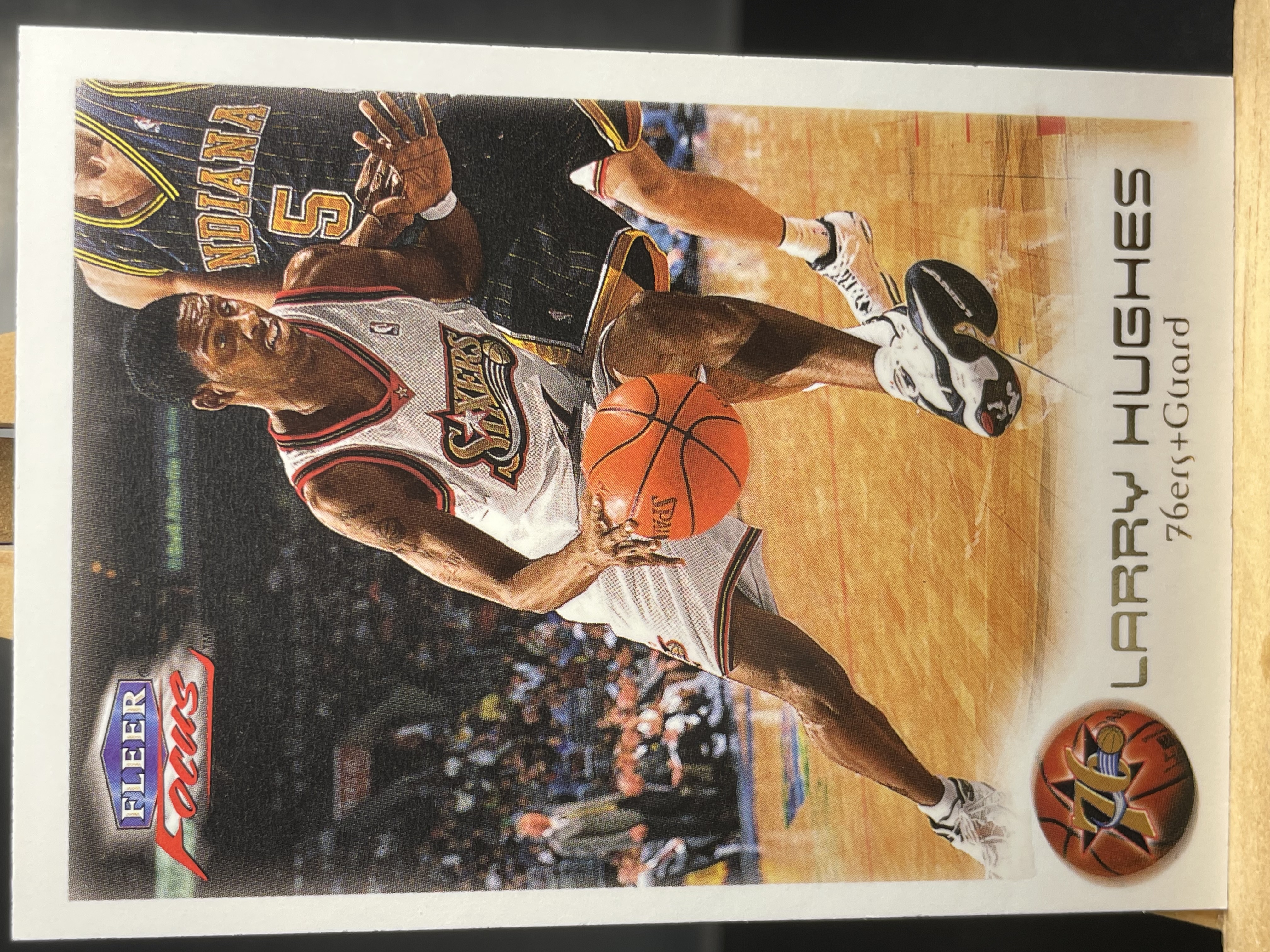 (C3) 2000 FLEER 老卡 拉里 休斯 76人 近期大热球星 收藏必备 卡面老化 边角暇 ! ! !