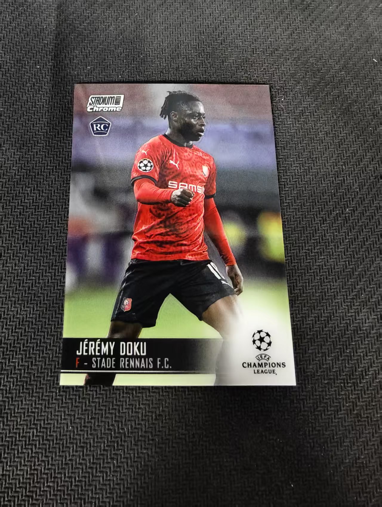 【可合并,不累计】2021 Topps Stadium Club Chrome Jeremy Doku 雷恩 热雷米 多库 新秀 RC 竞技场 欧冠 划痕 边角瑕疵 #22