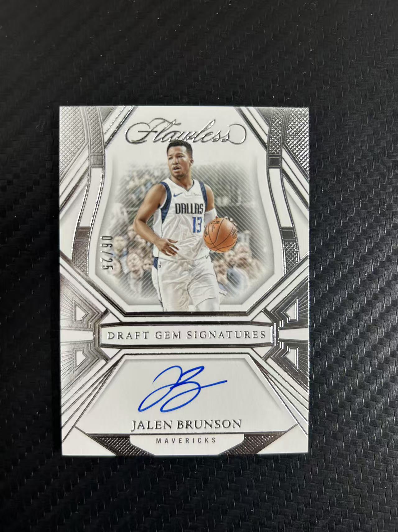 2023-24 Panini Flawless Jalen Brunson #DGS-JBR【灯灯拍卡】 手提 独行侠 杰伦 布伦森 大头 签字 卡签 06/25编 低编 收藏必备【麦浪风】