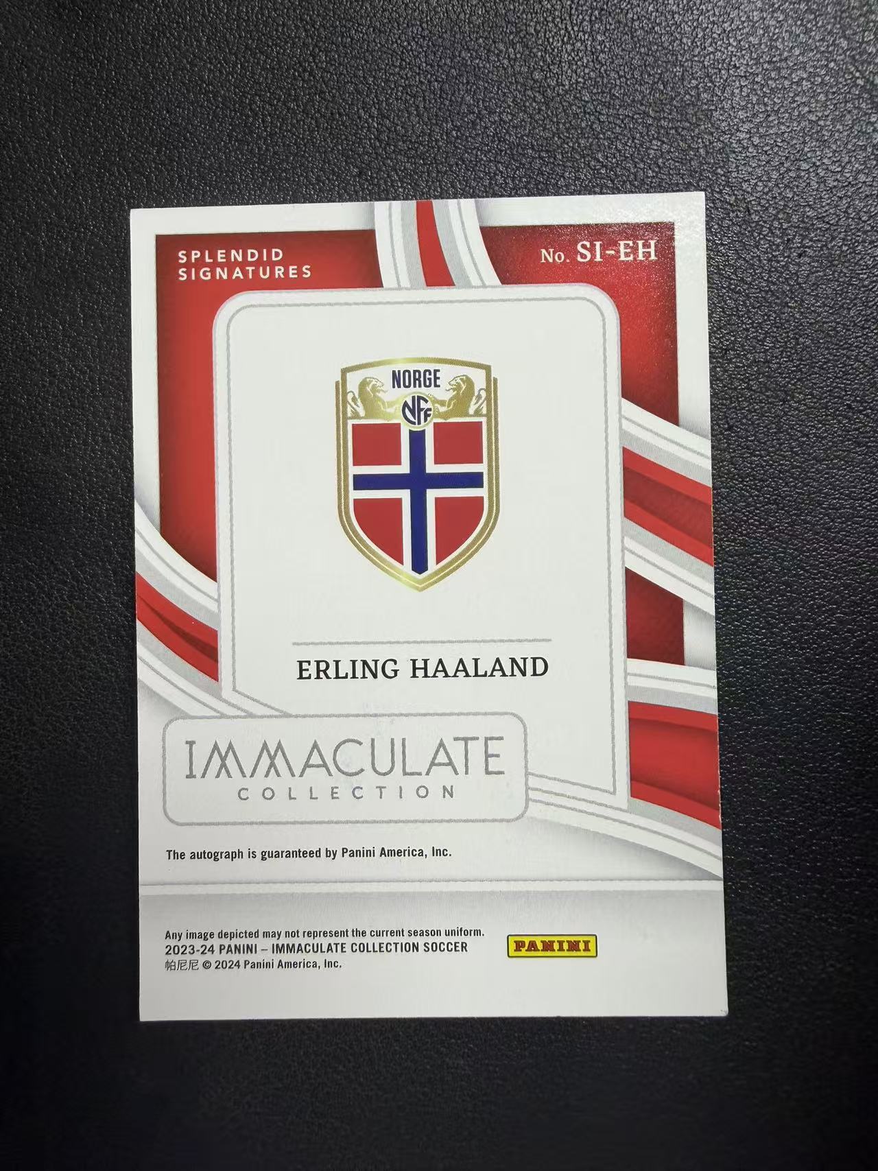 2023-24 Panini Immaculate Erling Haaland 爱咪咪 Erling Haaland 埃尔林 哈兰德 魔人 08/49编 差一位同背 签字 签名 瑕疵如图 跑跑