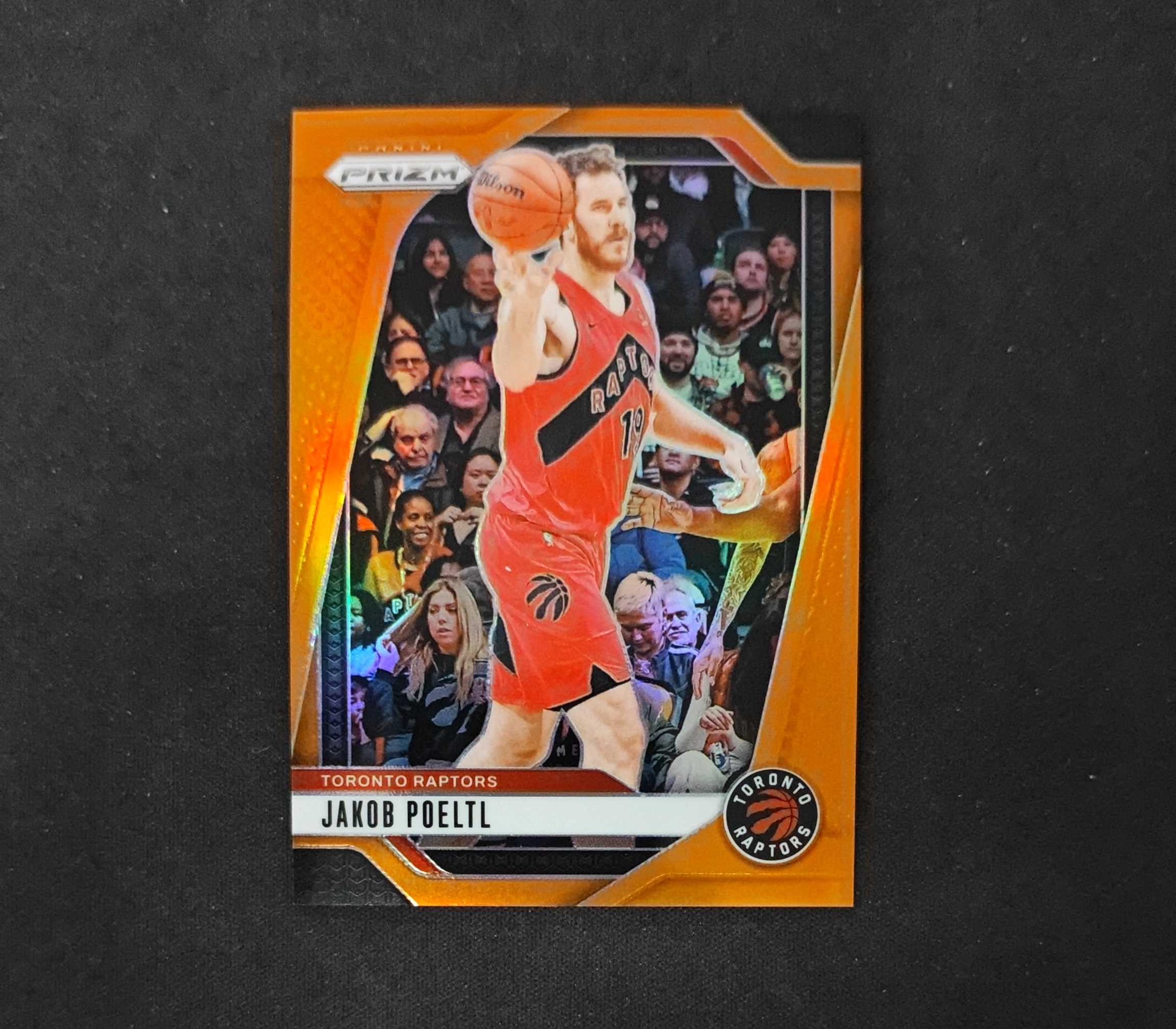 2024-25 Panini Prizm Jakob Poeltl 【SC拍卖】Pz 猛龙 珀尔特尔 30/49编 橙折 收藏必备(ing哥)
