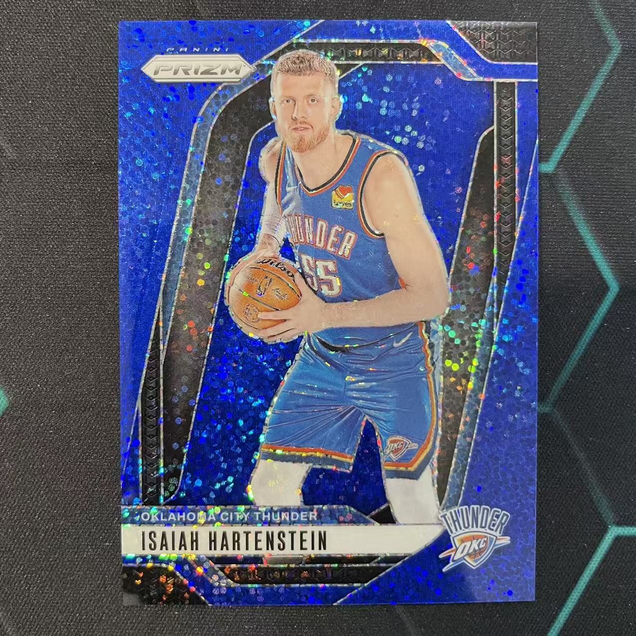 2024-25 Panini Prizm Isaiah Hartenstein 【阿福代卖】 以赛亚 哈尔滕施泰因 雷霆 蓝点点折 144编 收藏必备(行行行)