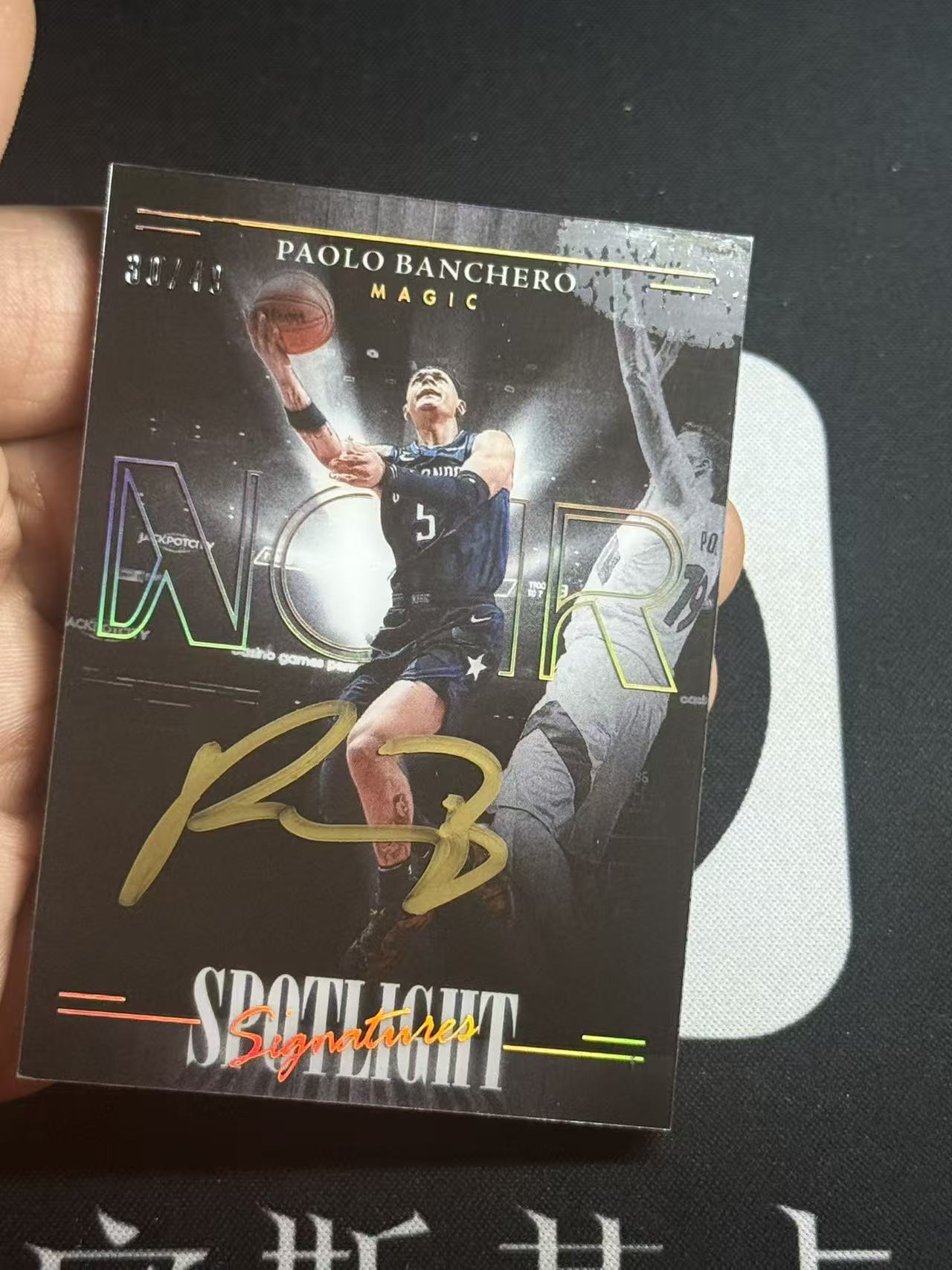 2023-24 Panini Noir Paolo Banchero 【小来】保罗 班切罗 班凯罗 魔术老大 当家球星 复出起飞 新秀次年 诺尔 竖版 聚光灯 49编 金笔签 墨迹完美 瑕疵如图