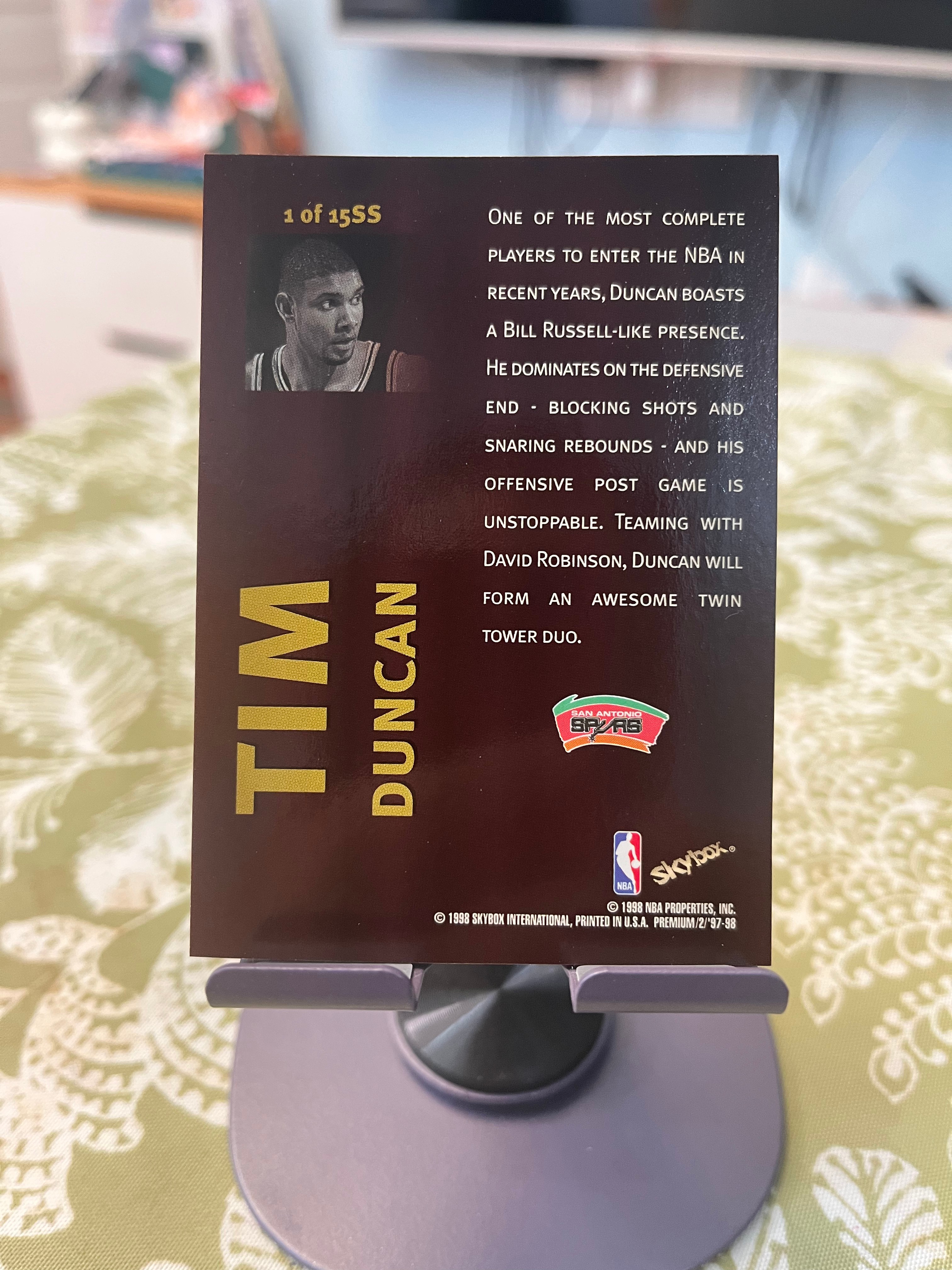 1998 SkyBox 老卡 老特 Tim Duncan 蒂姆 邓肯 石佛 马刺【舞台幕布隐藏设计 卡已被开 STAR SEARCH】【边角瑕疵如图 介意勿拍】#1017