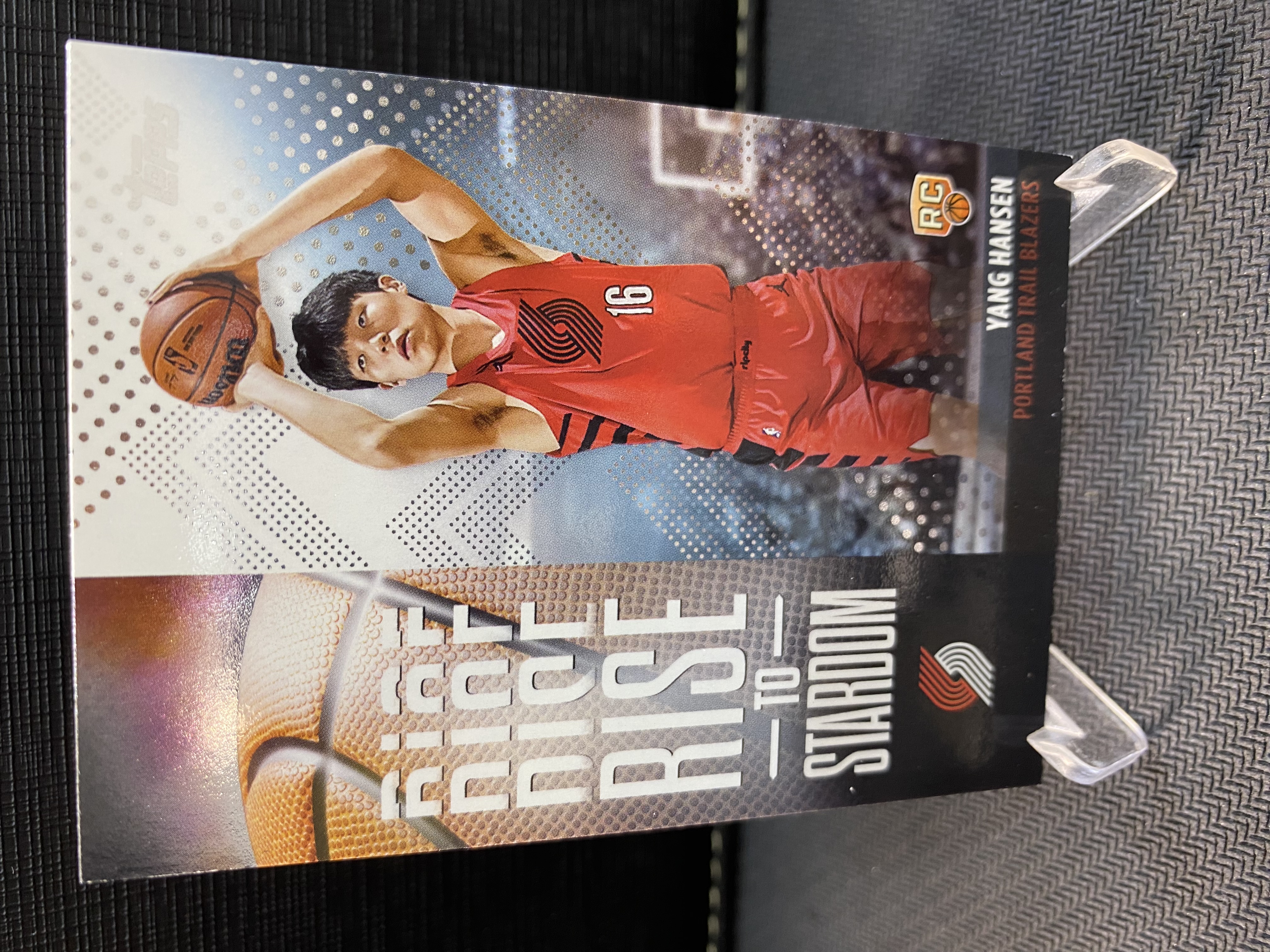 2025-26 Topps flagship 杨翰森 RC 新秀 特卡 RISE TO STARDOM 杨翰森 开拓者新秀 收藏必备 卡品如图 -Zle-【乌苏拍卖】