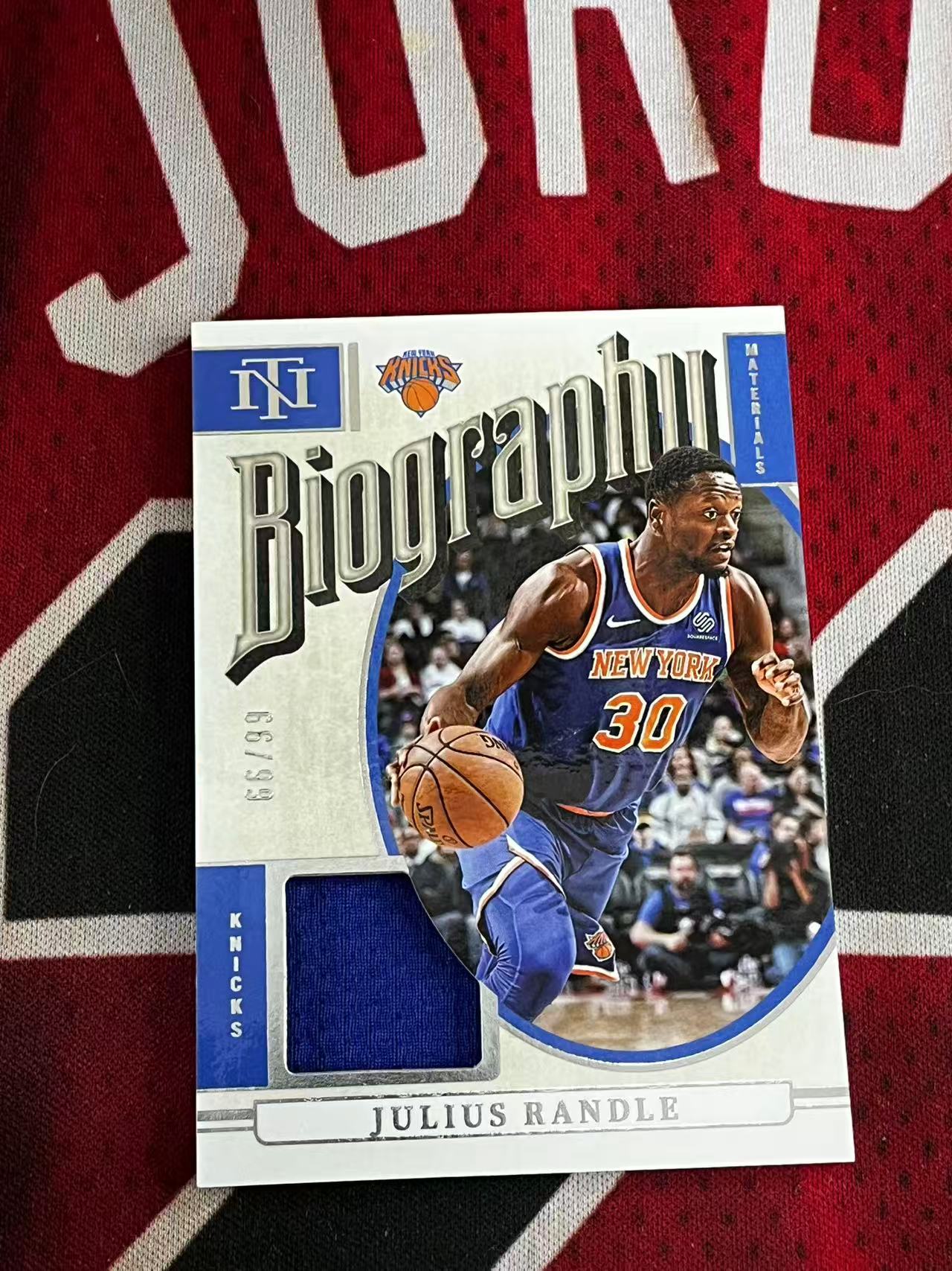 【0手续费接寄拍】2024-25 PANINI IMMACULATE 爱咪咪高端系列 尼克斯 蓝豆 朱利叶斯兰德尔 99编 GU 大窗亲穿落场球衣物料切割 衣料实物卡 专收凑套必备【烂臭嘴拍卖】