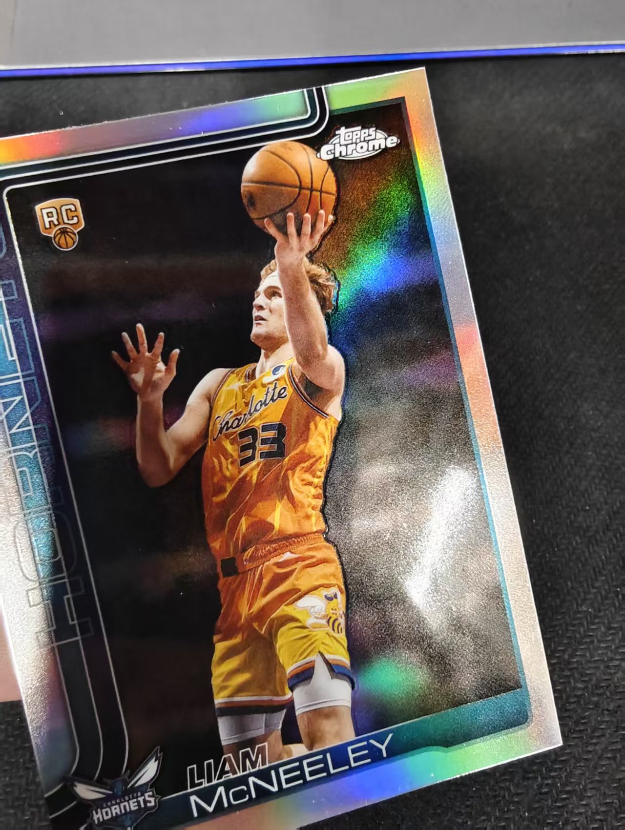 2026 Topps Chrome Update Liam McNeeley RC 篮球TCU 麦克尼利 银折 折射 夏洛特黄蜂 新秀 瑕疵如图