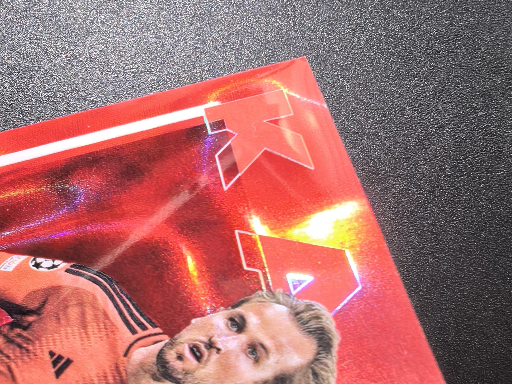 2025 Topps Chrome Harry Kane 【麦考拍卖】m 哈里凯恩 欧冠tc 拜仁慕尼黑 FC bayern munchen 红熔岩折射 超低编限量/5编 微瑕如图
