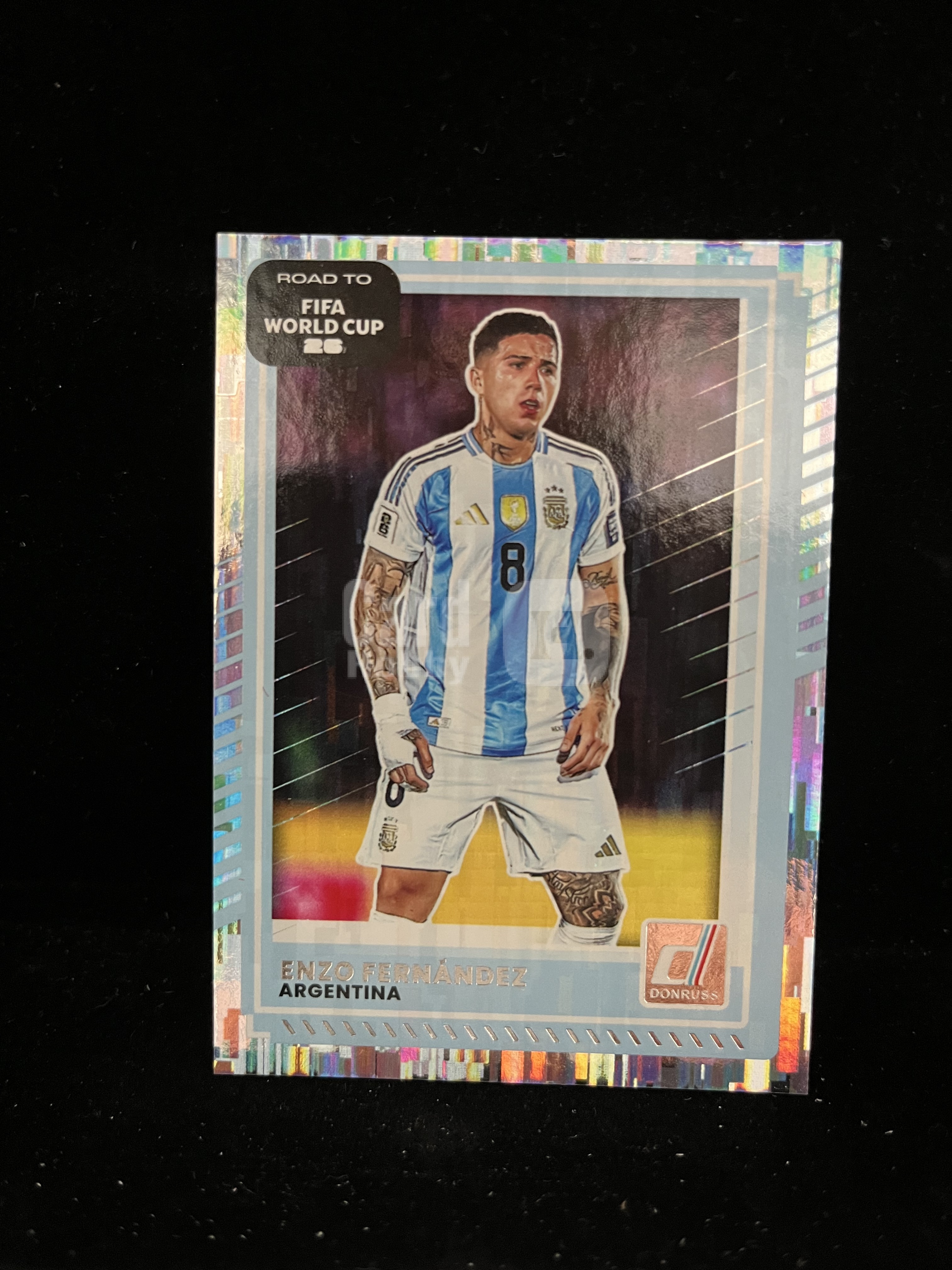 免费代拍 2025 Donruss FIFA World Cup 恩佐·费尔南德斯 Enzo Fernández 折射 卡品如图#E578