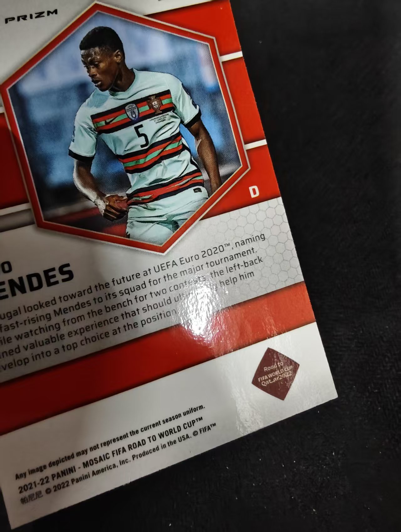 2021-22 Panini Mosaic Nuno Mendes RC 努诺 门德斯 新秀 葡萄牙 大巴黎 马赛克折 卡塔尔世界杯马赛克 划痕 边角瑕疵 #111