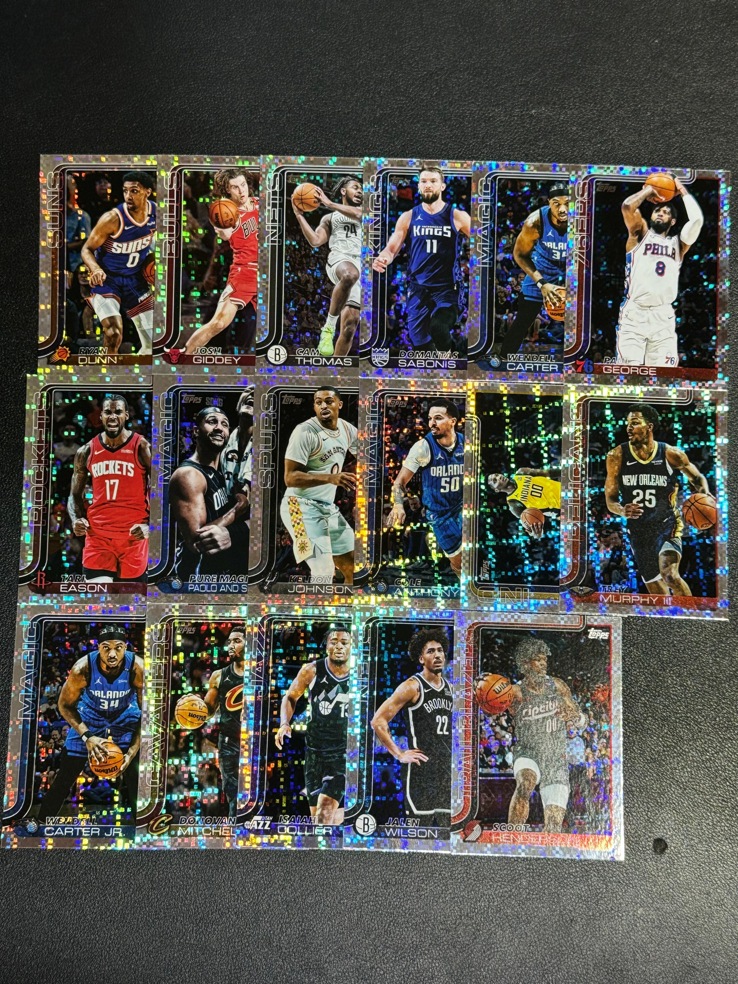 2025 Topps Chrome 篮球 元年 像素折 约什・吉迪 Josh Giddey 多诺万・米切尔 Donovan Mitchell 卡梅隆・约翰逊 Cameron Johnson LWLQ