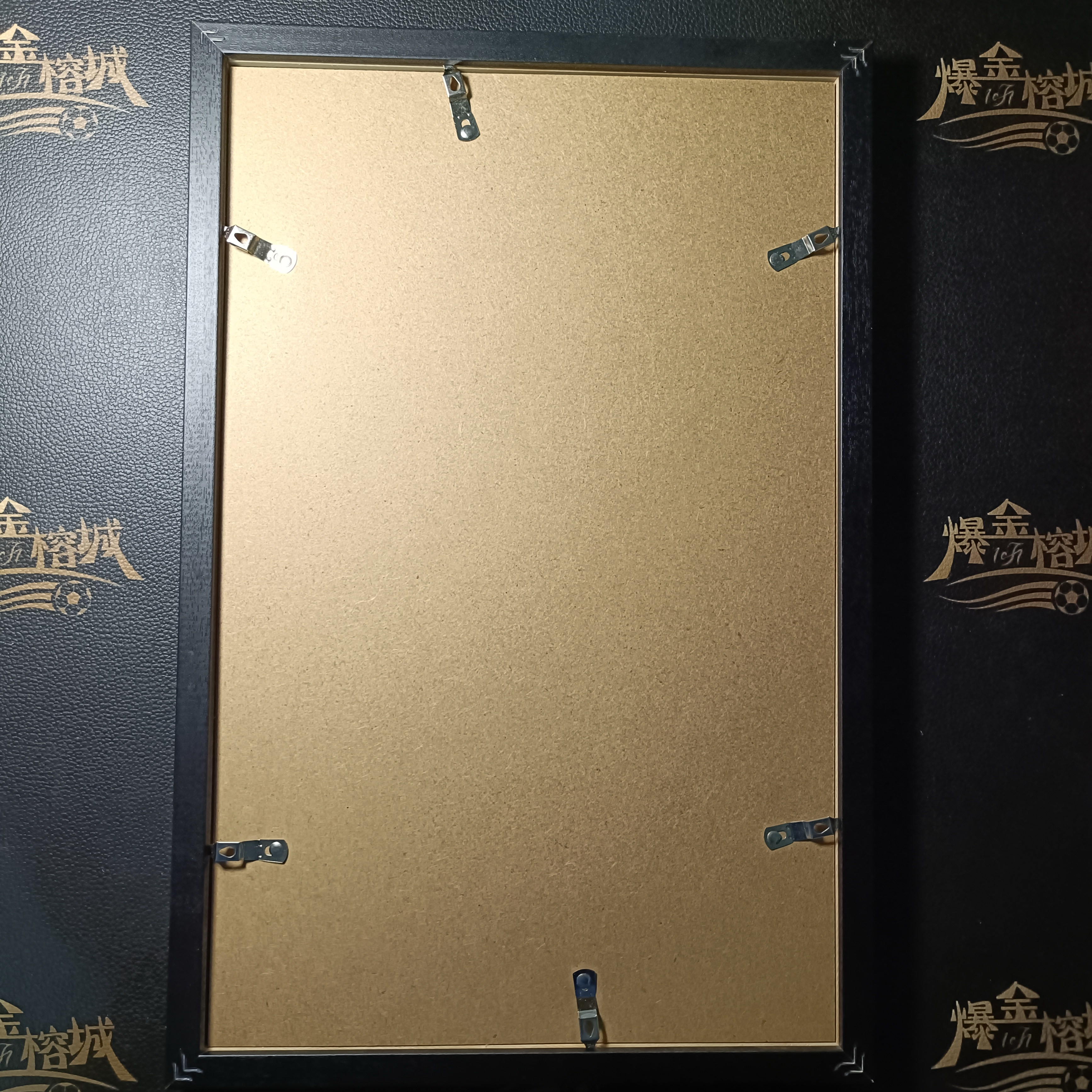 2024-25 【 爆金榕城 】 保罗·班凯罗 司职前锋,现效力于NBA奥兰多魔术。他是2022年NBA状元秀,曾获NBA最佳新秀,也入选过全明星阵容 签字 海报