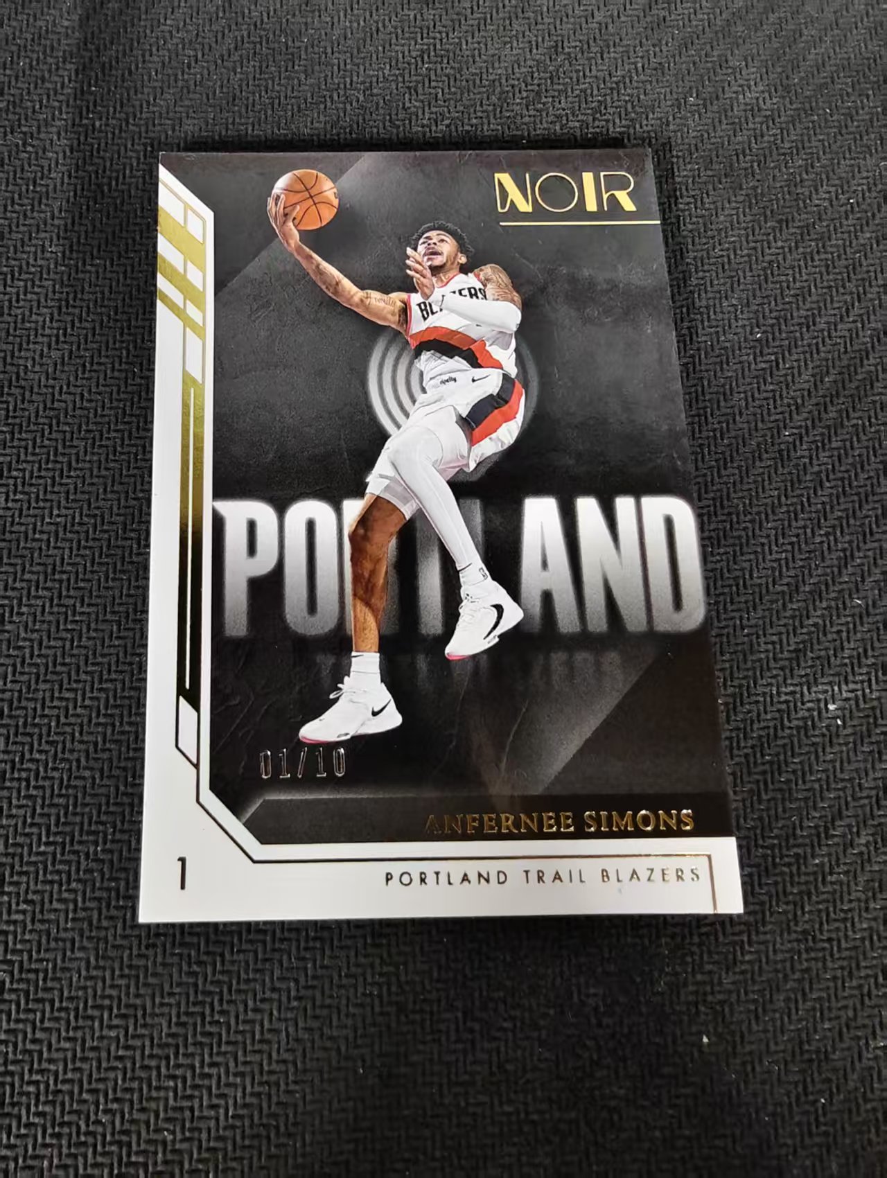 【汽水拍卖】2022-23 Panini Noir Anfernee Simons 诺尔 安芬尼 西蒙斯 开拓者 队标 10编 金平行 微瑕如图