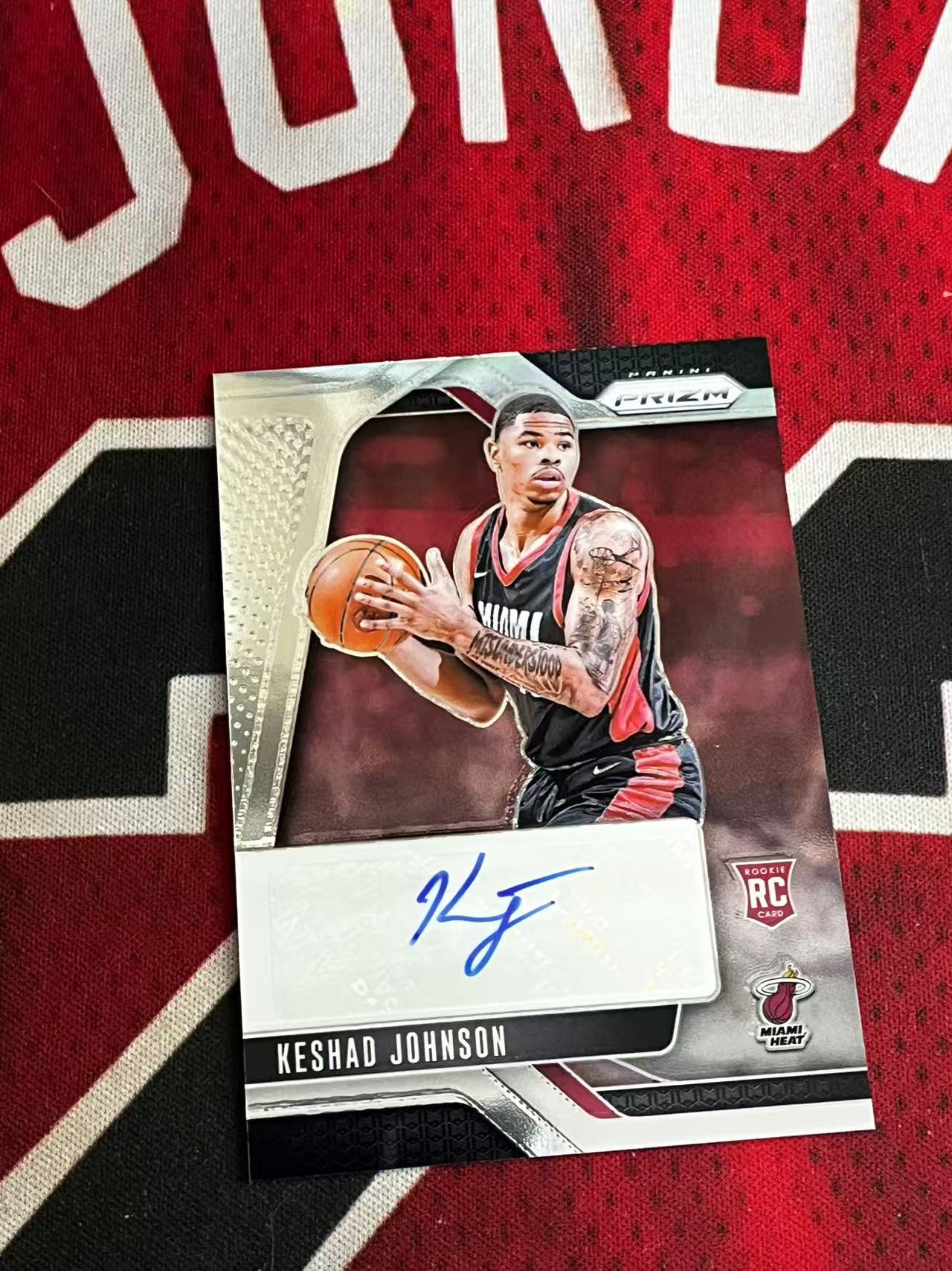 【接寄拍费率低至5%含卡淘手续费】2024-25 PANINI PRIZM PZ 系列 热火 新秀RC 凯沙德约翰逊 签字卡 正新秀签字卡 专收凑套必备【烂臭嘴拍卖】