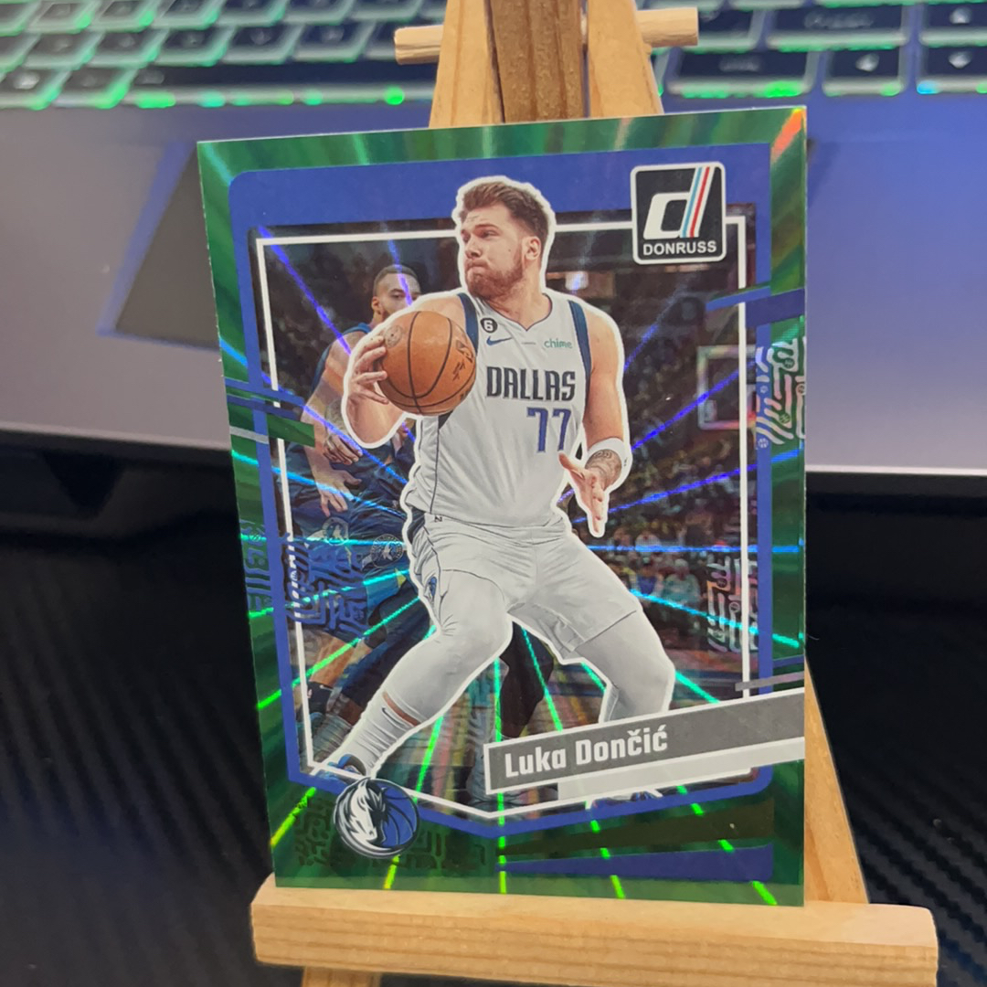 2023-24 Panini Donruss Luka Doncic 卢卡 东契奇 独行侠 绿折 绿佛光 折射 杜蕾斯系列 卡品如图 凑图必备 值得收藏!免费代卖!