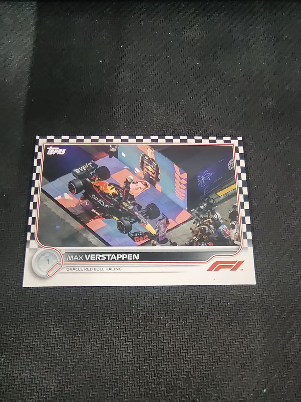 【汽水拍卖】2022 Topps Chrome F1 Max Verstappen 维斯塔潘 红牛 黑白棋盘 划痕 边角瑕疵 #3