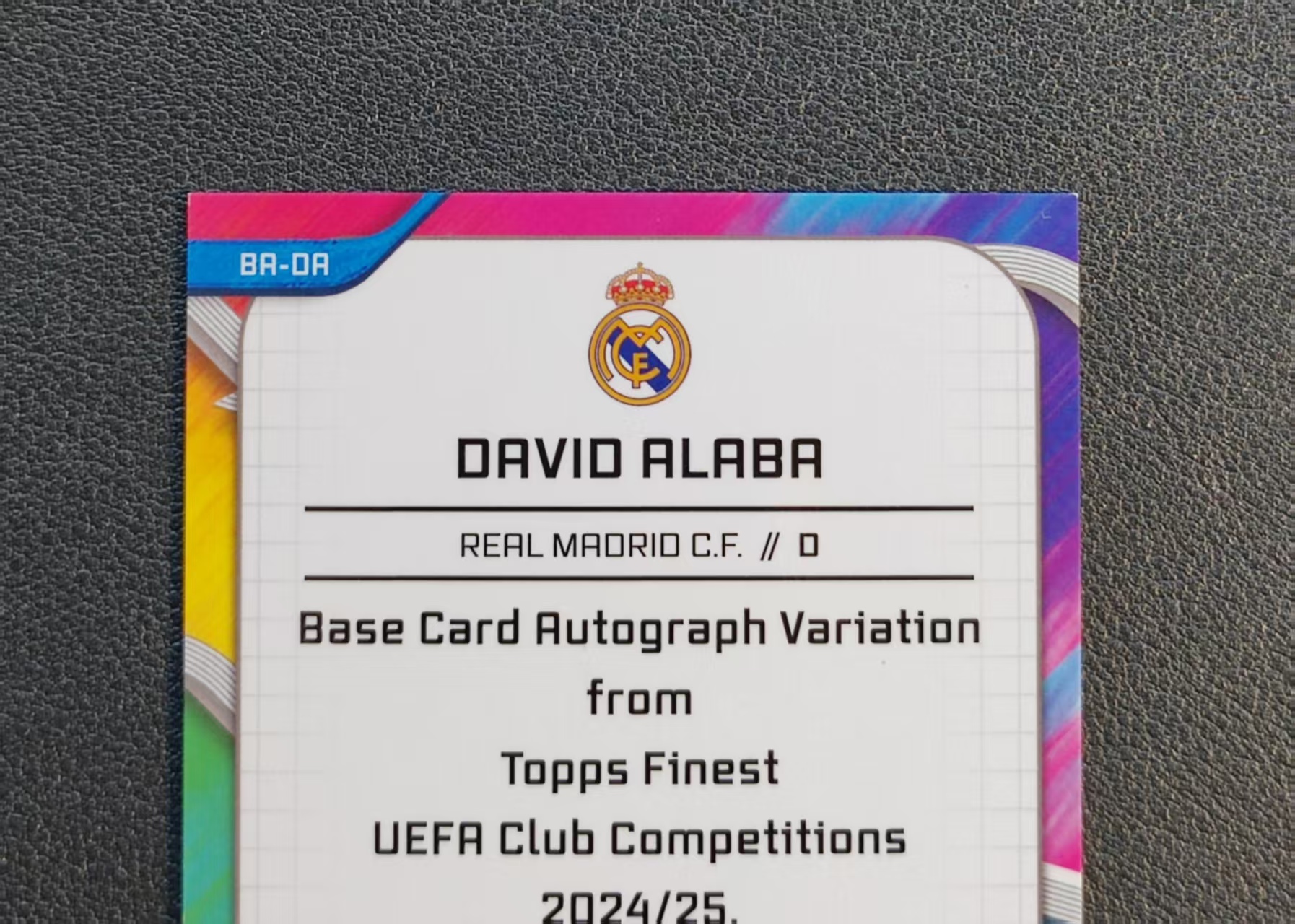 2024-25 Topps Finest David Alaba 欧战 皇马 大卫 阿拉巴 43/99编 绿波纹折 绿折 签字 完美签 拜仁 奥地利流星 微瑕如图