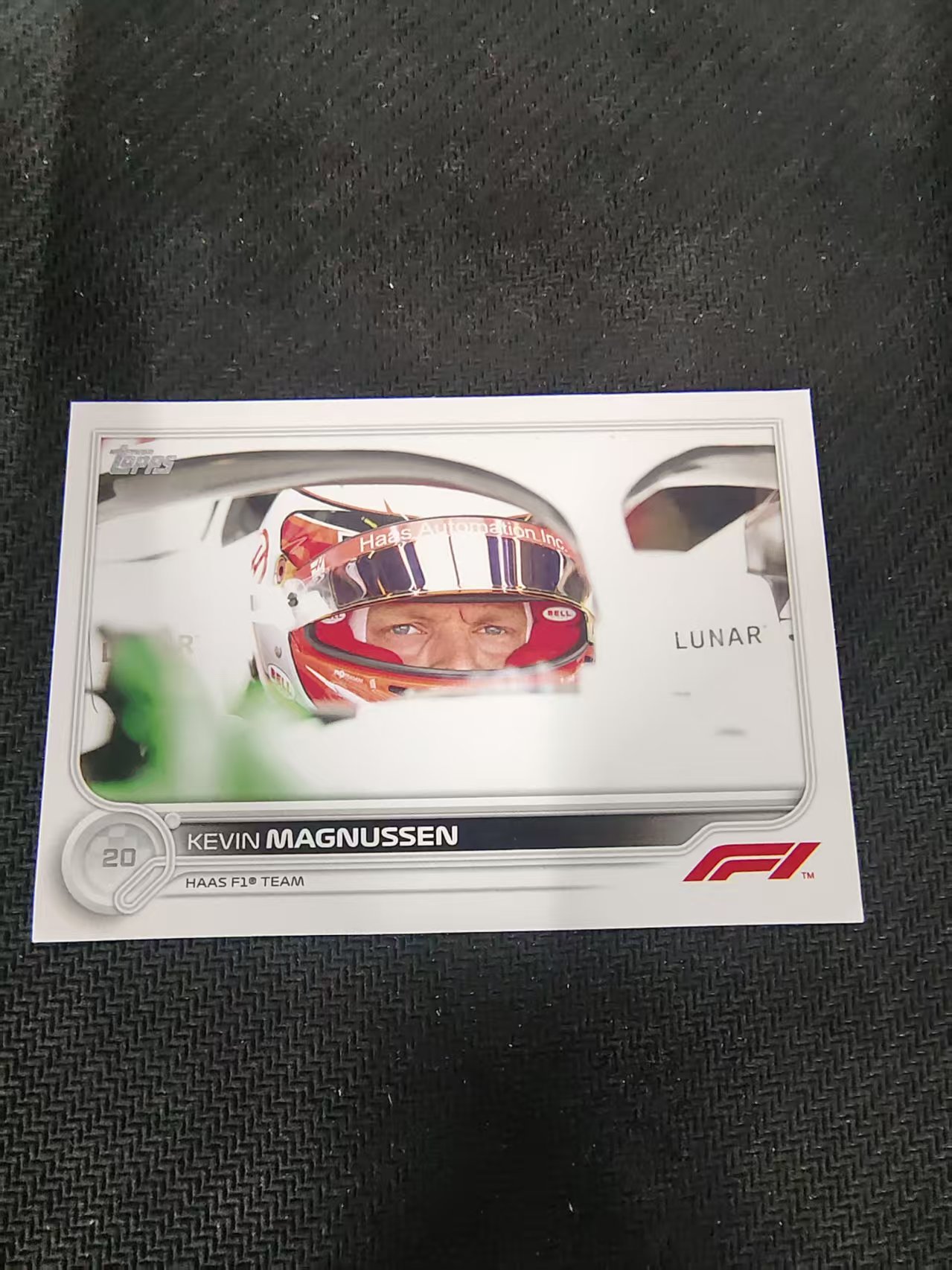 【汽水拍卖】2022 Topps Chrome F1 Kevin Magnussen 凯文 马格努森 哈斯车队 划痕 边角瑕疵 @76