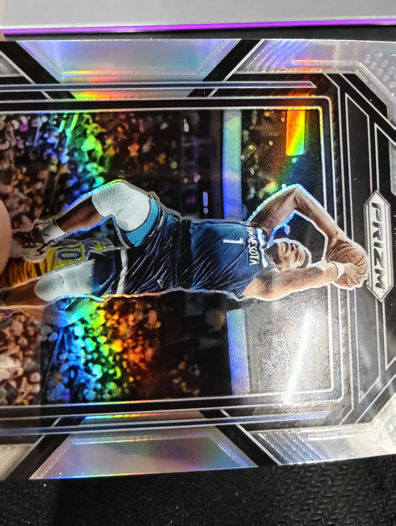 2022-23 Panini Prizm Anthony Edwards PZ 安东尼 爱德华兹 华子 森林狼 银折 PZ 划痕 边角瑕疵 #56