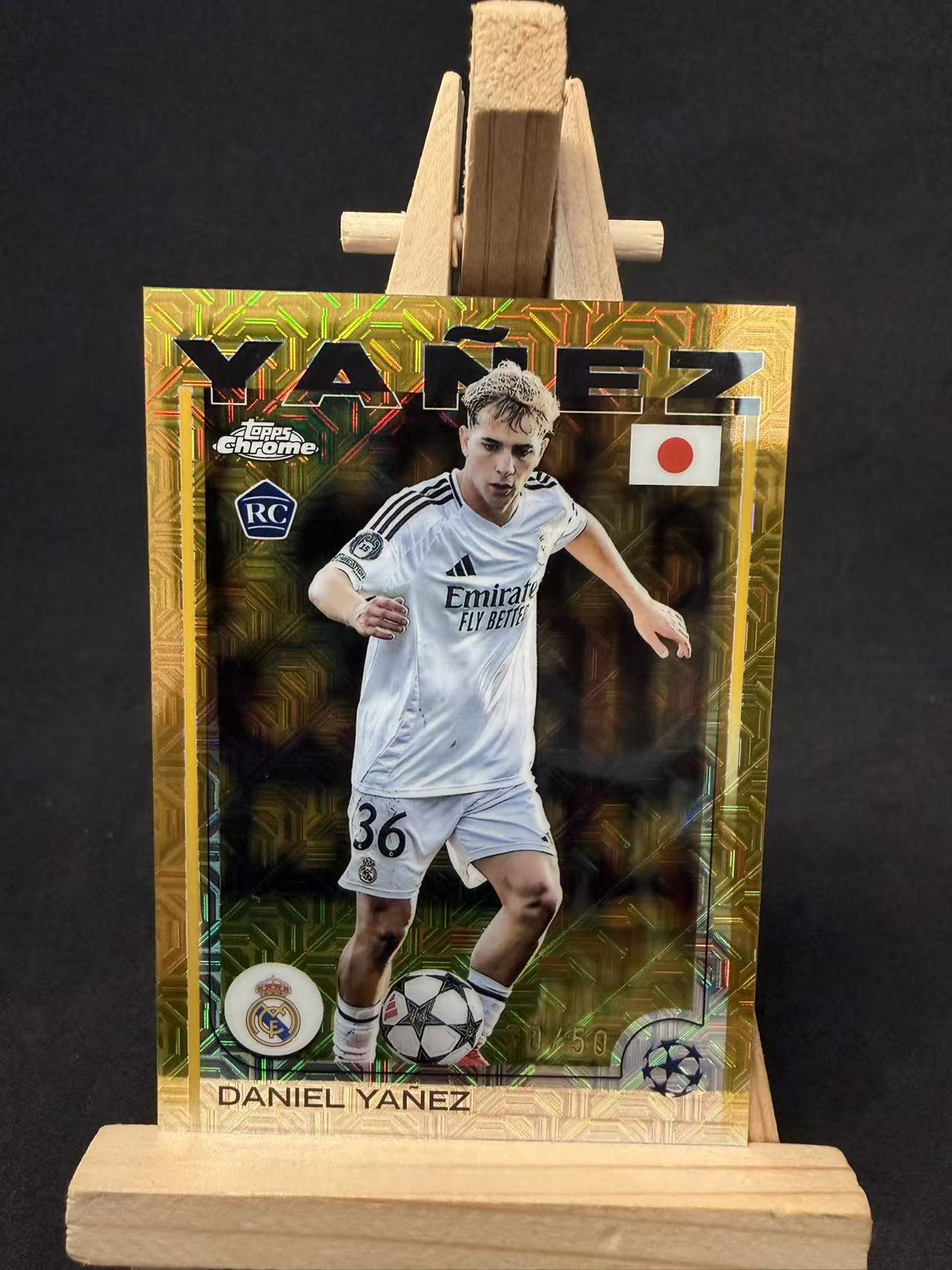2025 Topps Chrome daniel yanez 丹尼尔 亚涅斯 皇马 皇家马德里 欧冠 折射 金mojo折 /50编 默认瑕疵 介意勿拍 乐