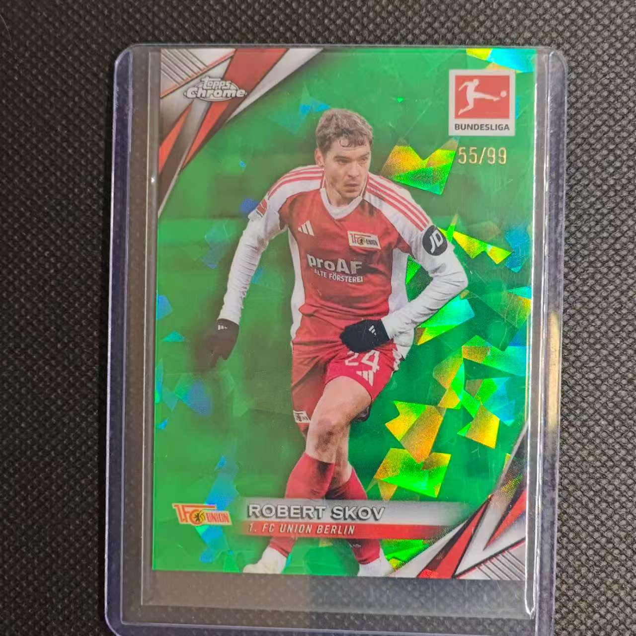 2025 Topps Chrome Robert Skov 团长#9德甲 蓝宝石 罗伯特 斯科夫 18/99编 绿碎冰折射 柏林联合 卡品如图 不保卡品