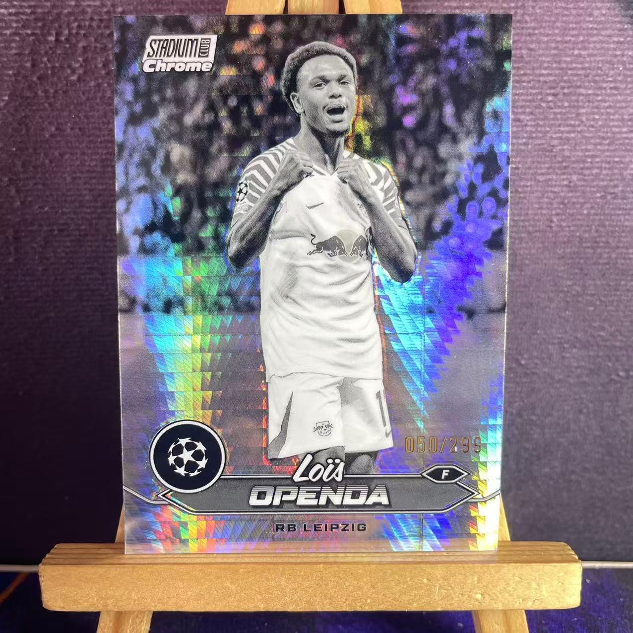 2024 Topps Stadium Club Chrome LOIS OPENDA 欧冠竞技场 莱比锡 奥蓬达 299编 黑白棱镜折 带编 折射 微瑕如图【拾艺拍卖】川哥