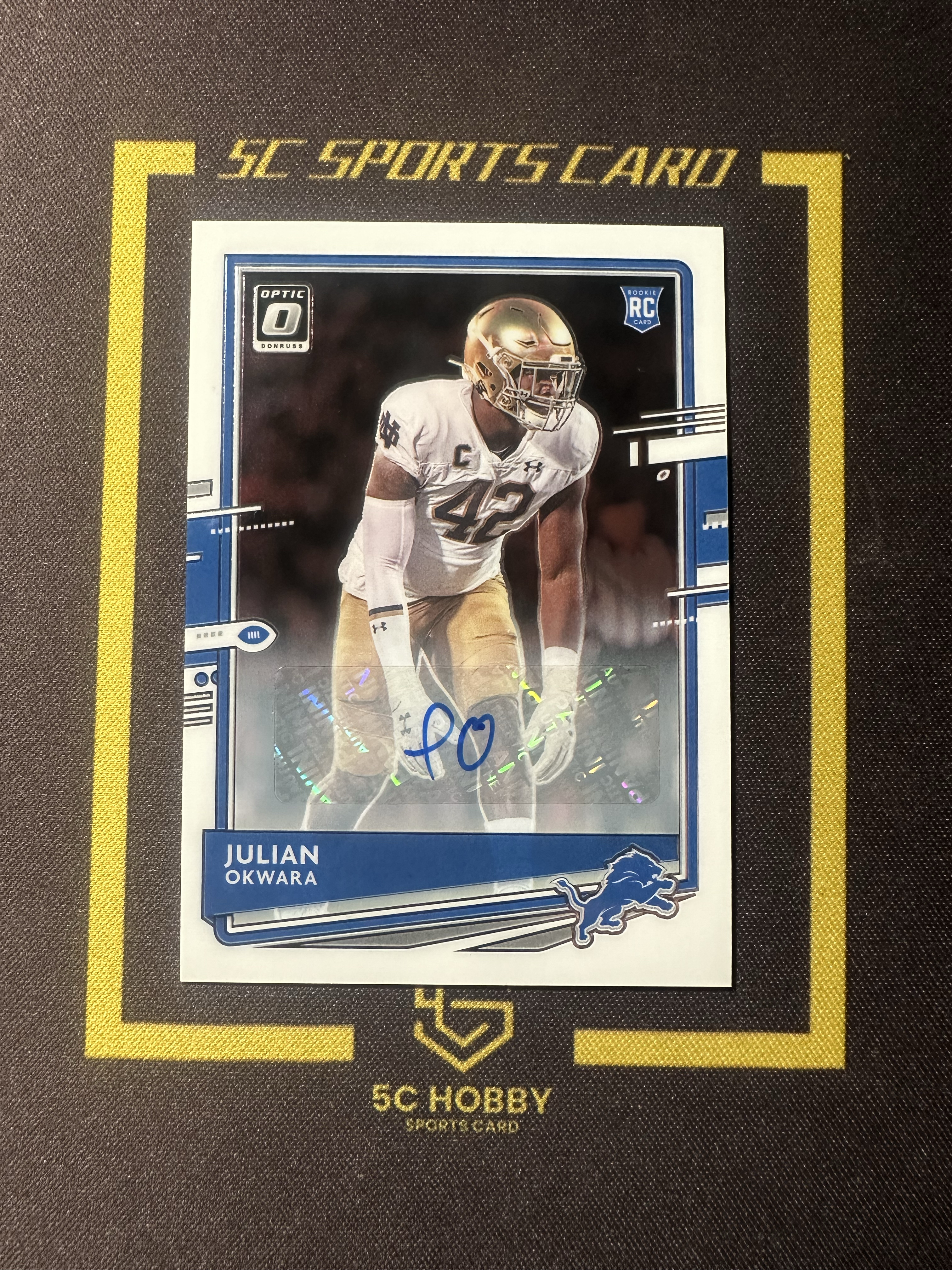 【主演出卡】 2020 panini 橄榄球 杜蕾斯optic 雄狮队 Julian Okwara 新秀 签字 RC 51/99