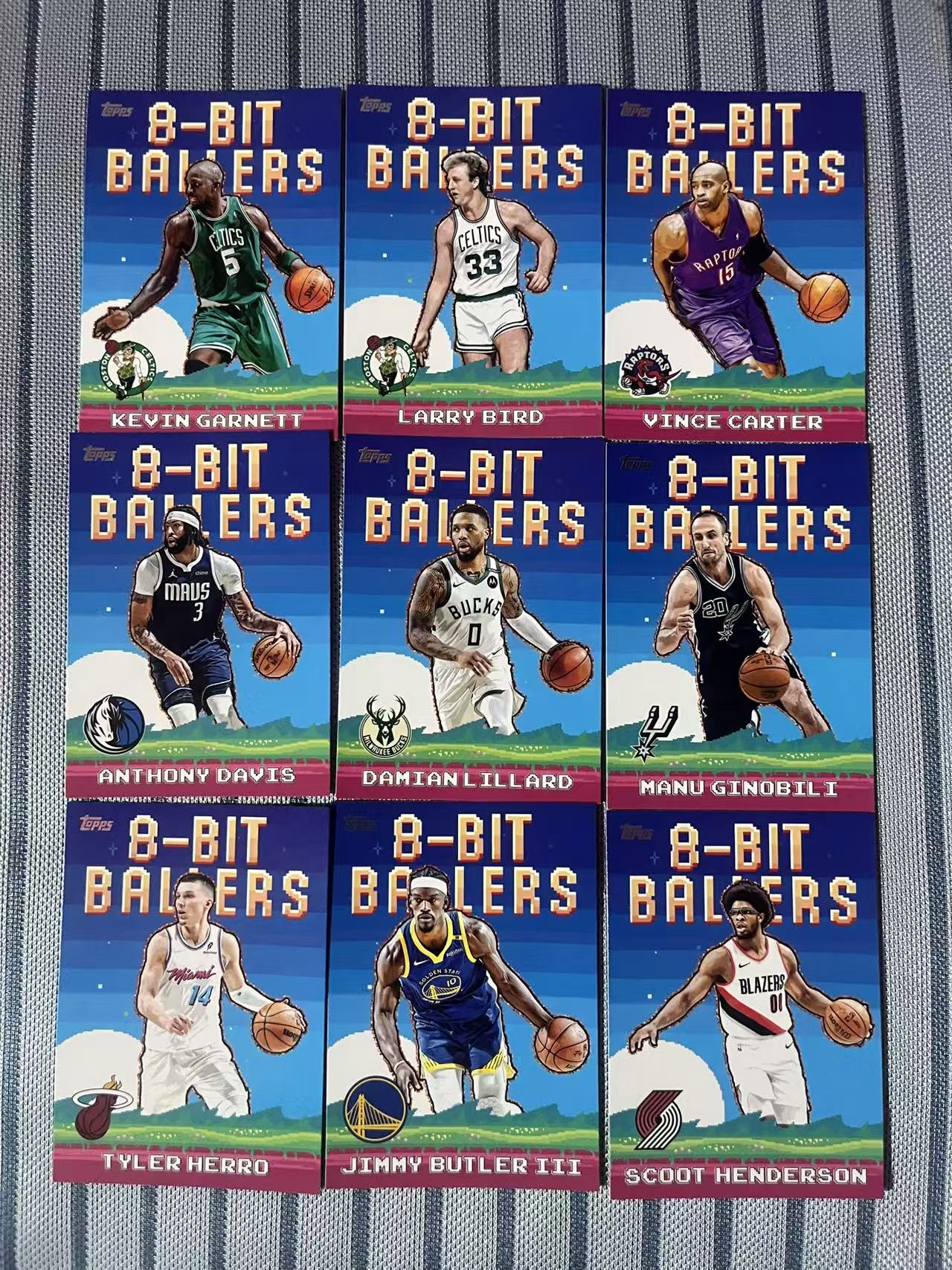 2025 Topps flagship Kevin Garnett 加内特 拉里 伯德 文斯 卡特 戴维斯 利拉德 像素 8-Bit Ballers 特卡 卡品如图