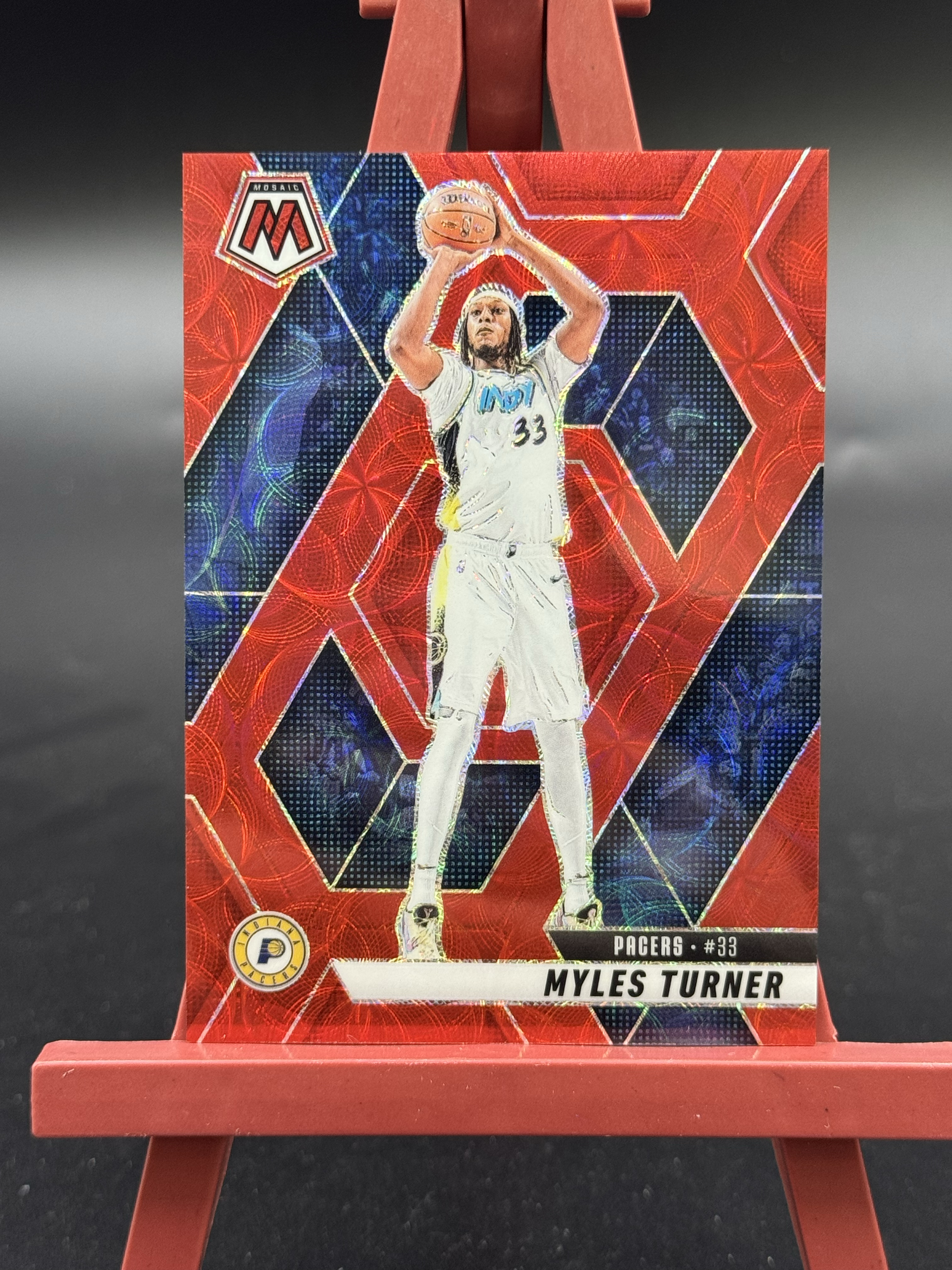 2024-25 Panini Mosaic Myles Turner 步行者 迈尔斯 特纳 马赛克 57/75编 红圈圈折 折射 【优质球星折射专场】Hzo4