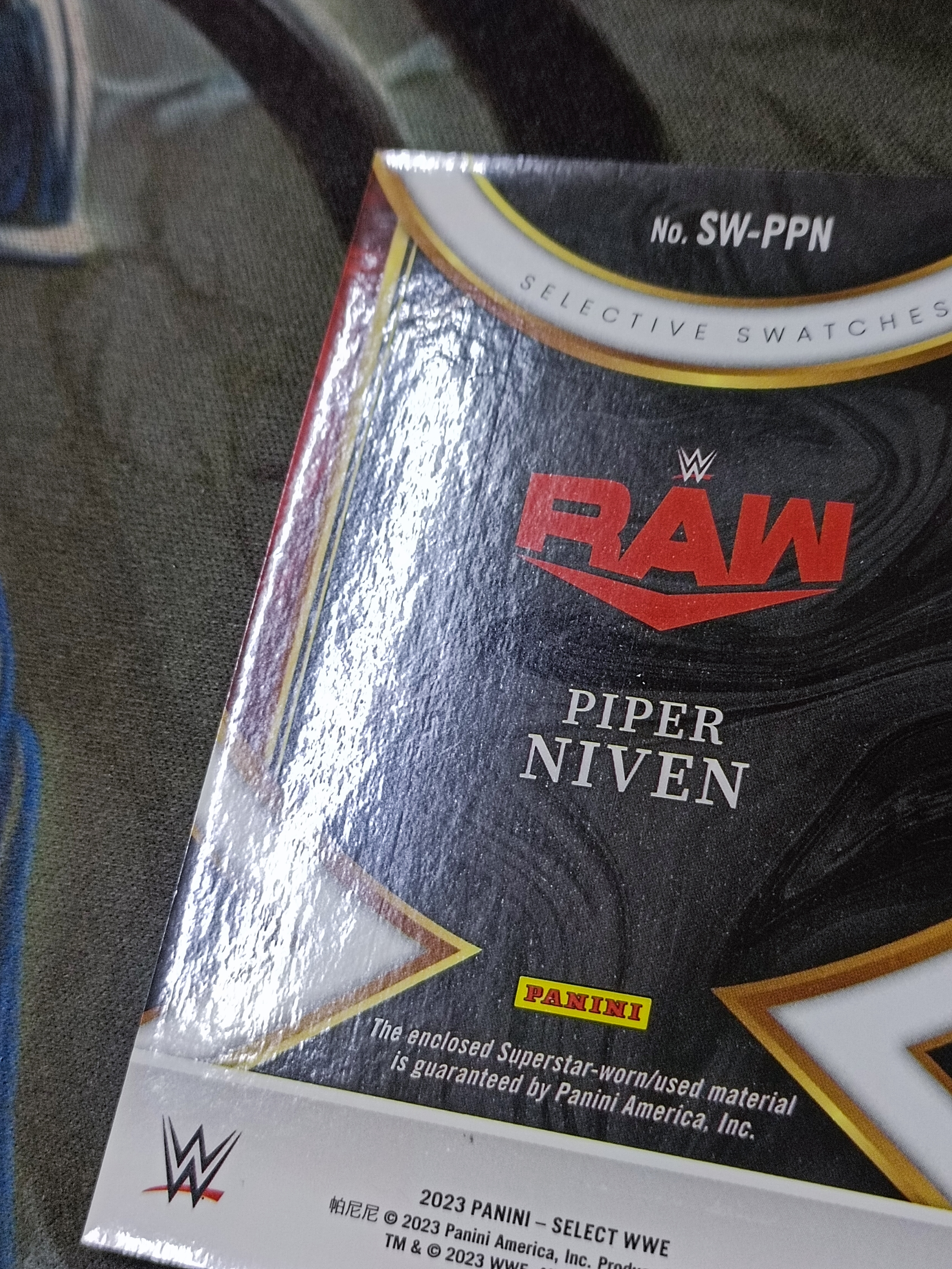 2023 Panini Select WWE Piper Niven 猪猪女孩” 派珀尼文 银折 物料实物 WWE 职业摔角(品见大图小瑕)《苏州卡通》J【ANDY】