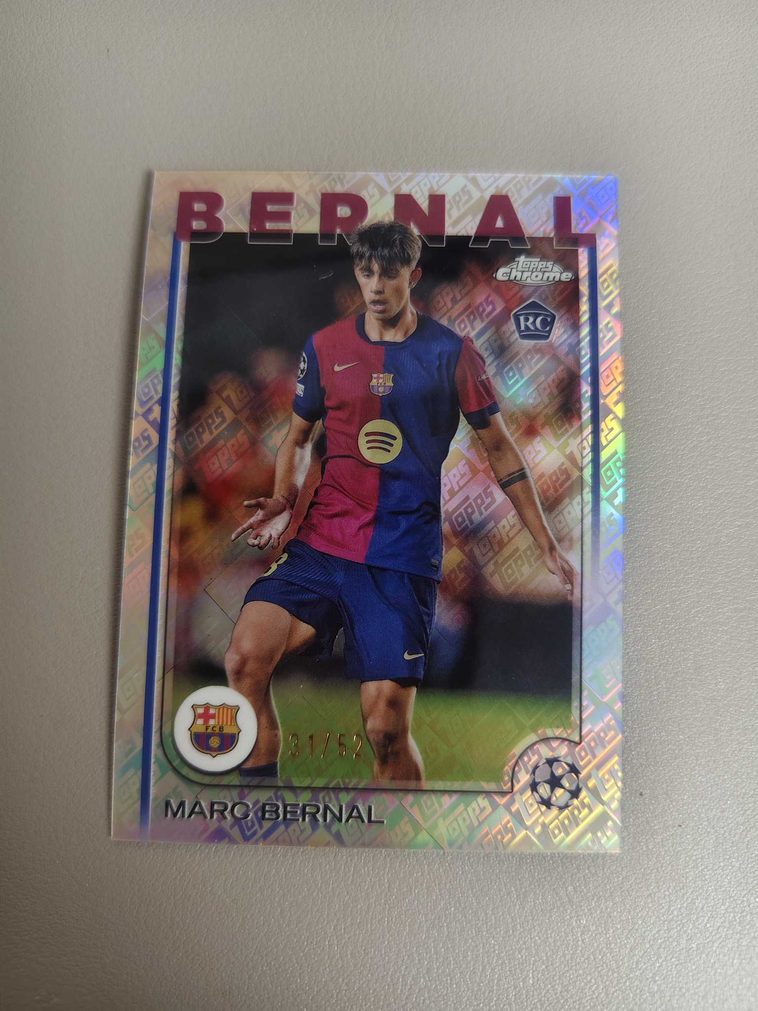 【佩妮拍卖】2025 topps chrome 最新欧战 Marc Bernal RC 西班牙 巴萨 新秀 马克 贝尔纳尔 31/52编 卡品如图 拍前请阅读描述 夜凄星0516