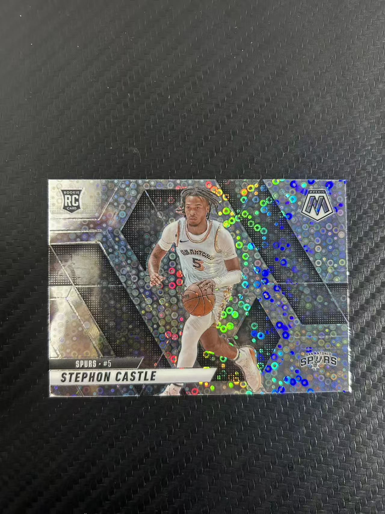 2024-25 Panini Mosaic Stephon Castle RC #236【灯灯拍卡】 马赛克 选秀年 RC 马刺 斯蒂芬 卡斯尔 马赛克折 圈圈折 折射 收藏必备【葵花】