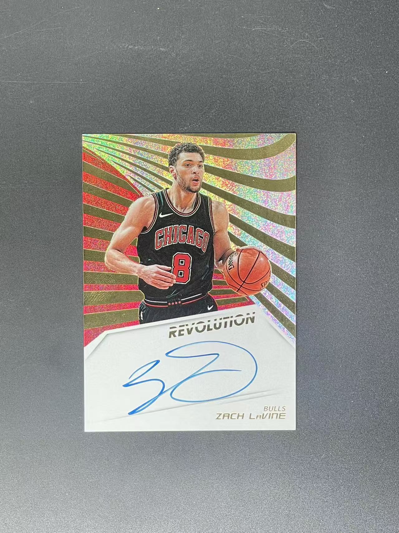 2018-19 Panini Revolution Zach LaVine 【林哦哦代卖】扎克 拉文 革命 签字 公牛(老张)
