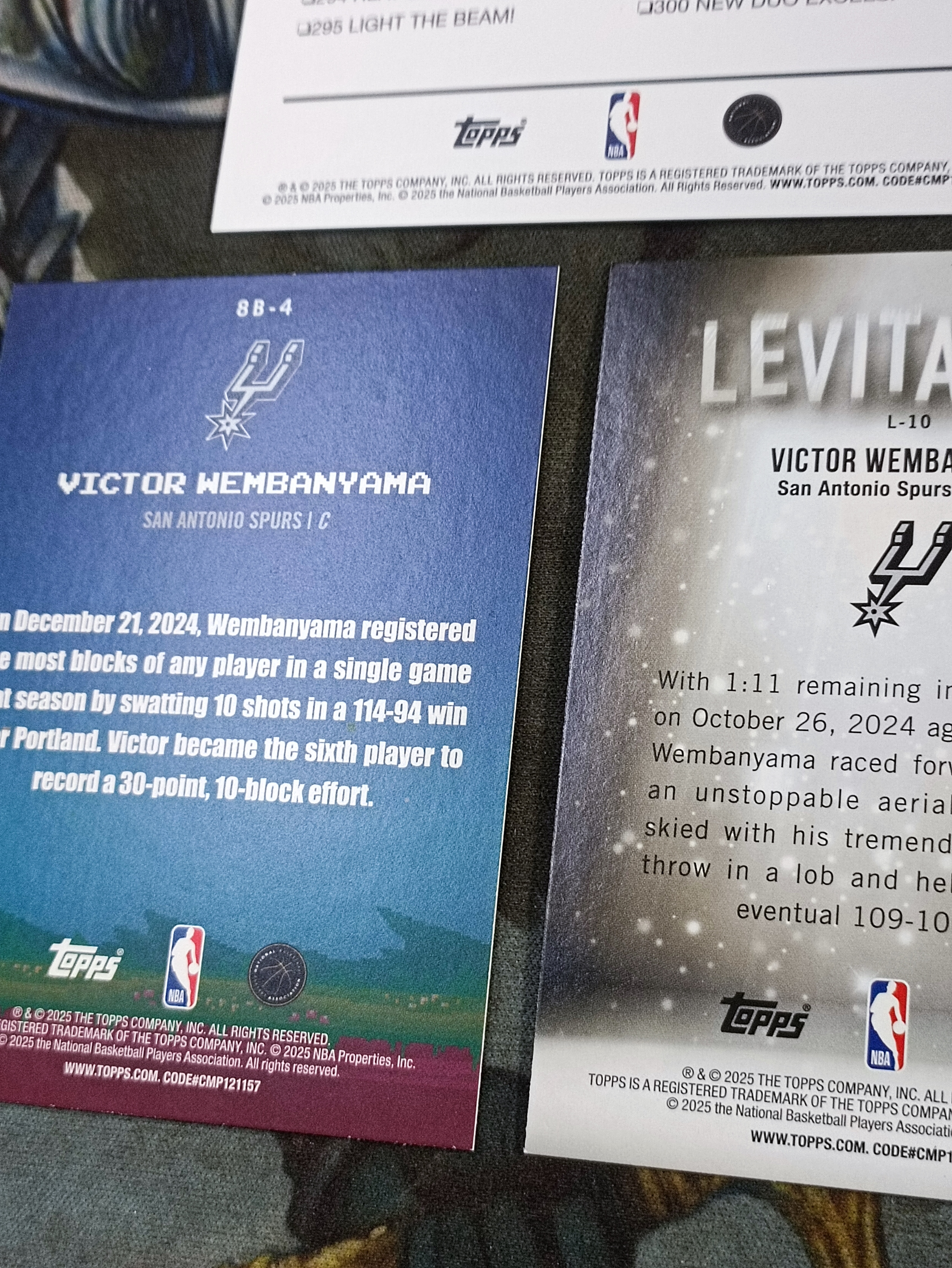 2025-26 Topps Flagship Victor Wembanyama 文班亚马 折射亮面 Combo /Levitation 特卡 打包3张lot 马刺(微瑕)《苏州卡通》J【MJ】