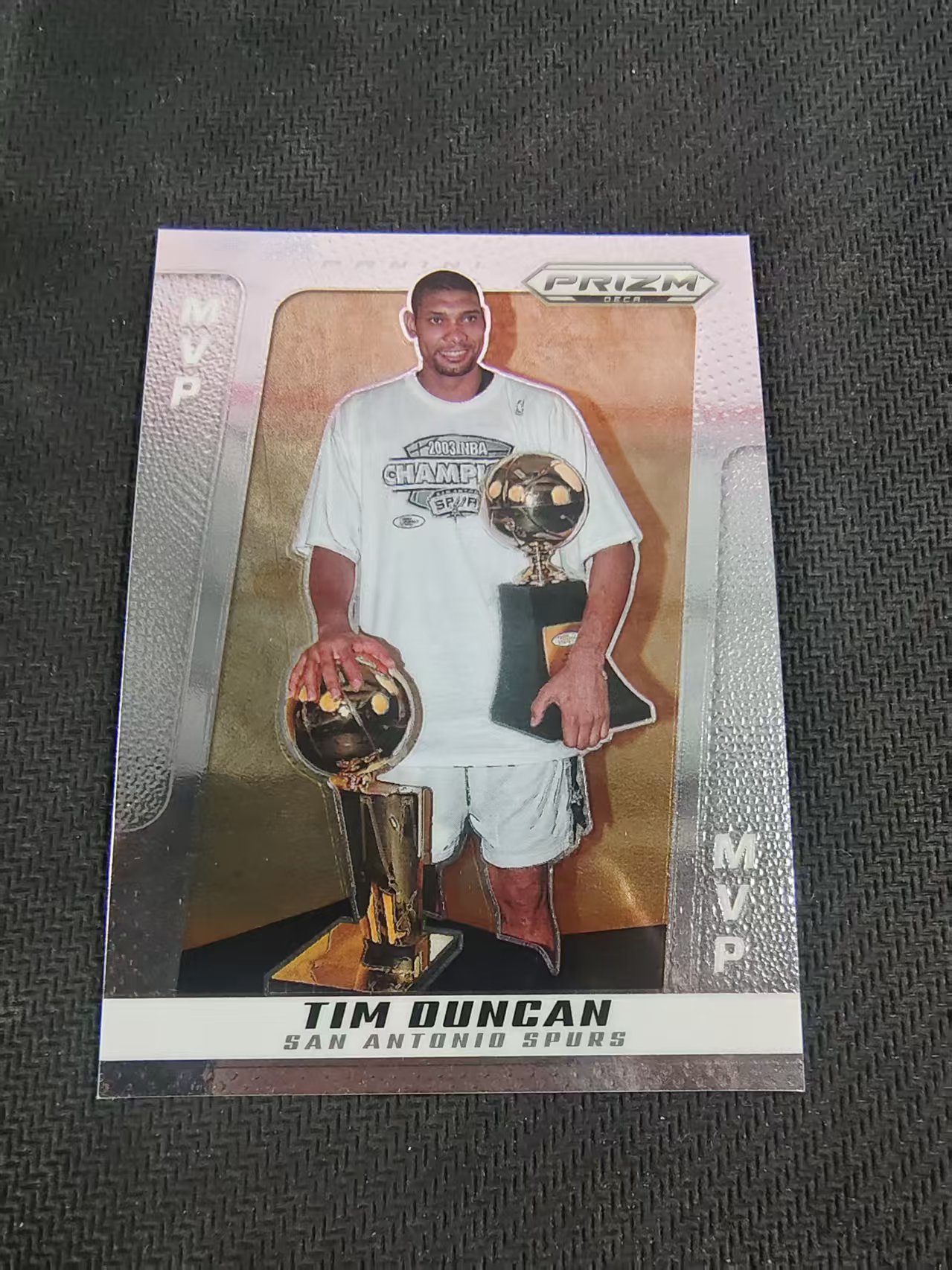 【可合并,不累计】2024-25 Panini PRIZM DECA Tim Duncan pz 复刻 邓肯 马刺 捧杯特卡 划痕 边角瑕疵 #300