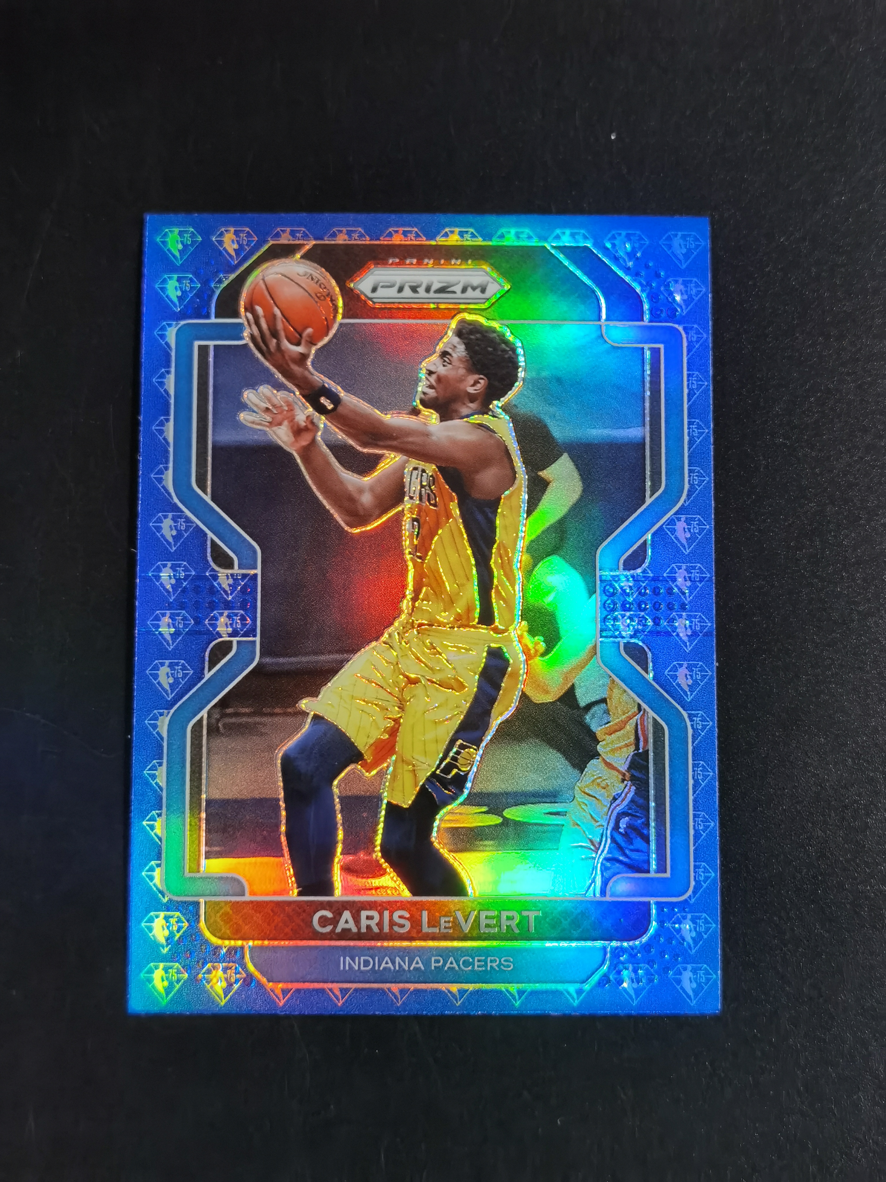 2021-22 Panini Prizm Caris LeVert 卡里斯勒夫特 75周年蓝钻折 卡品如图 专收必备