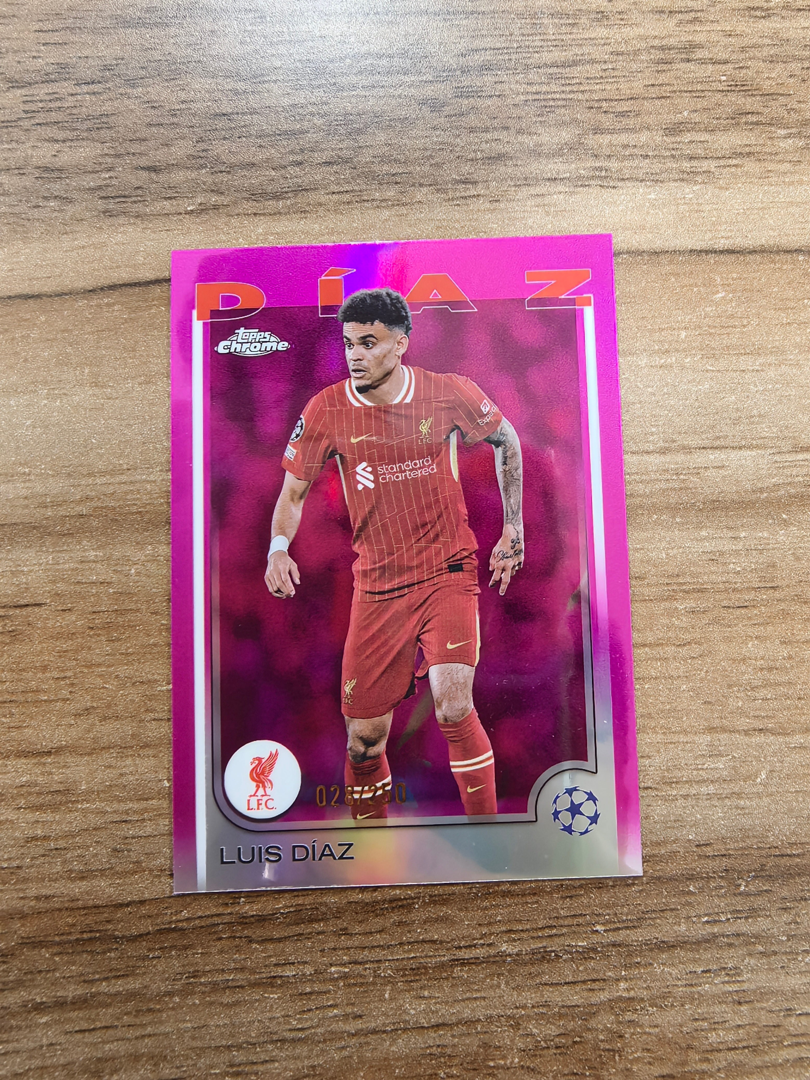 2024-25 Topps Chrome LUIS DIAZ 欧冠 利物浦 路易斯迪亚斯 028/250编 粉折 折射 微瑕 实卡精美 卡品如图 收藏必入 流浪