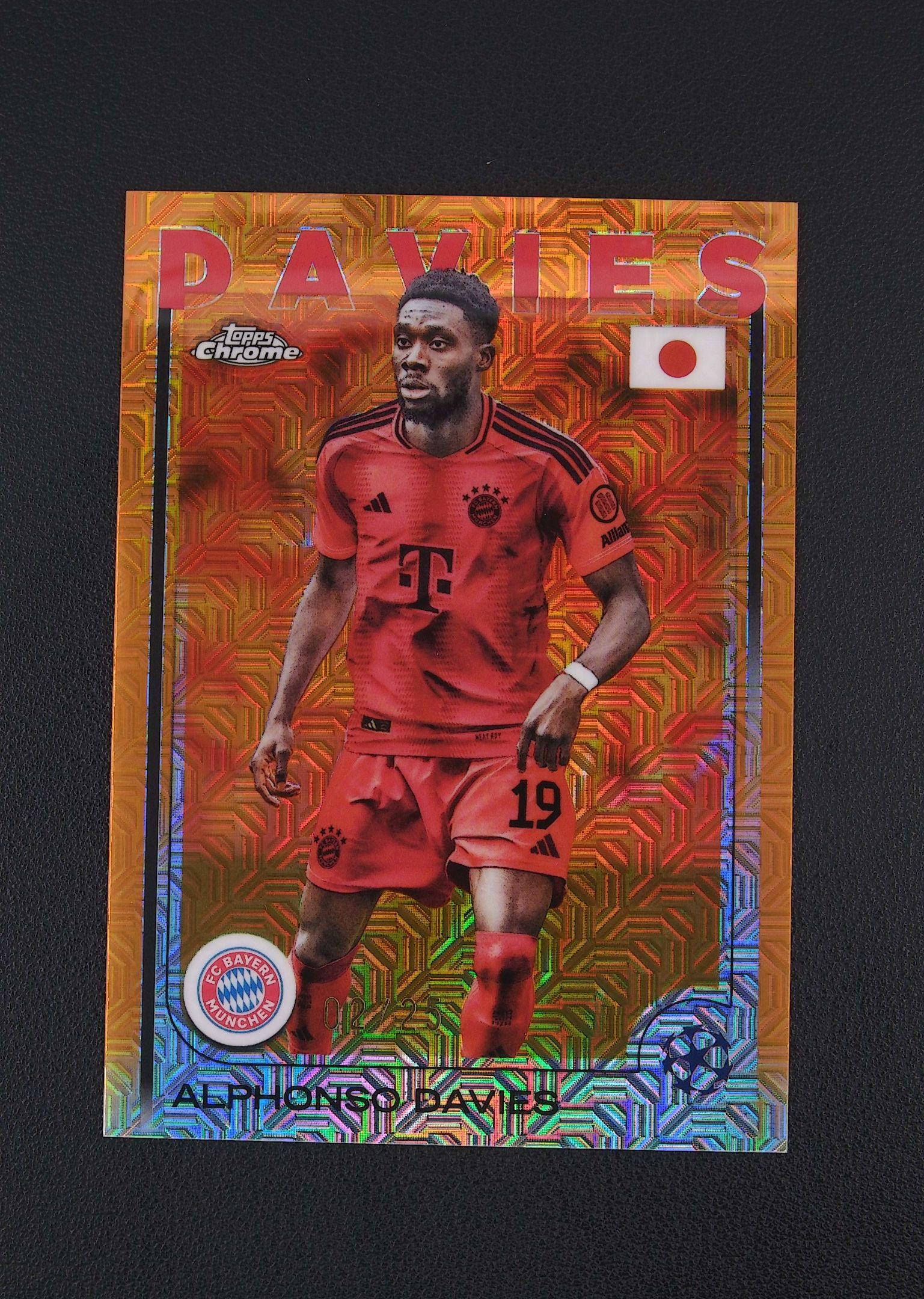 2024-25 Topps Chrome Alphonso Davies 多米拍卖 （Owen.C） 阿方索 戴维斯 拜仁慕尼黑 02/25编 橙迷宫折 欧战樱花 卡品如图 收藏佳品