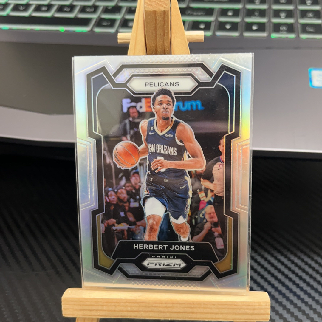 2023-24 Panini Prizm Herbert Jones 赫伯特 琼斯 鹈鹕 银折 折射 prizm系列 pz 卡品如图 凑图必备 值得收藏!免费代卖!