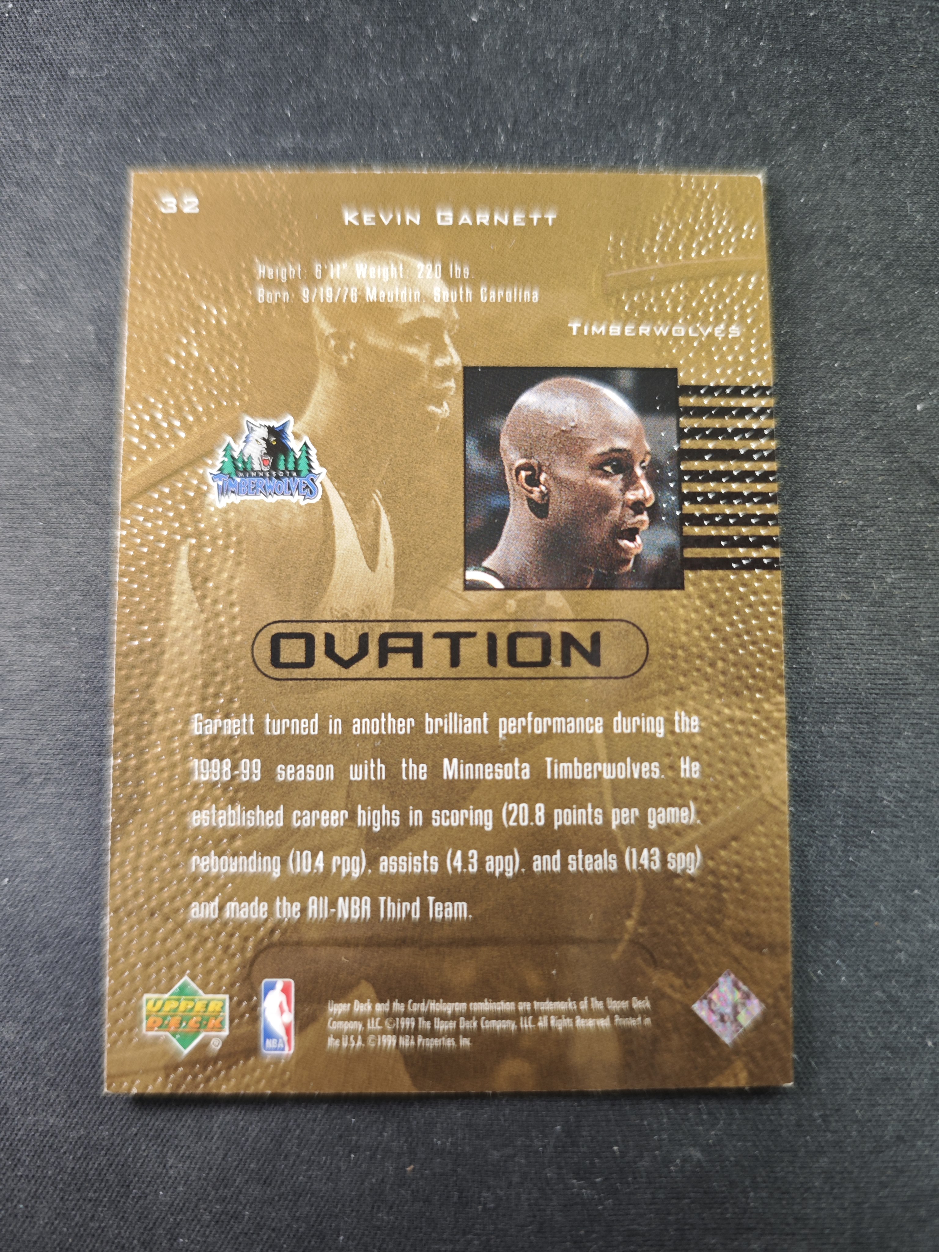 【蛤蟆特卖】凯文 加内特 狼王 1999 UD OVATION系列 经典设计 仿球皮材质 绝版好卡 稀有老特 选图超帅 边角微瑕 卡品如图 专收必备!
