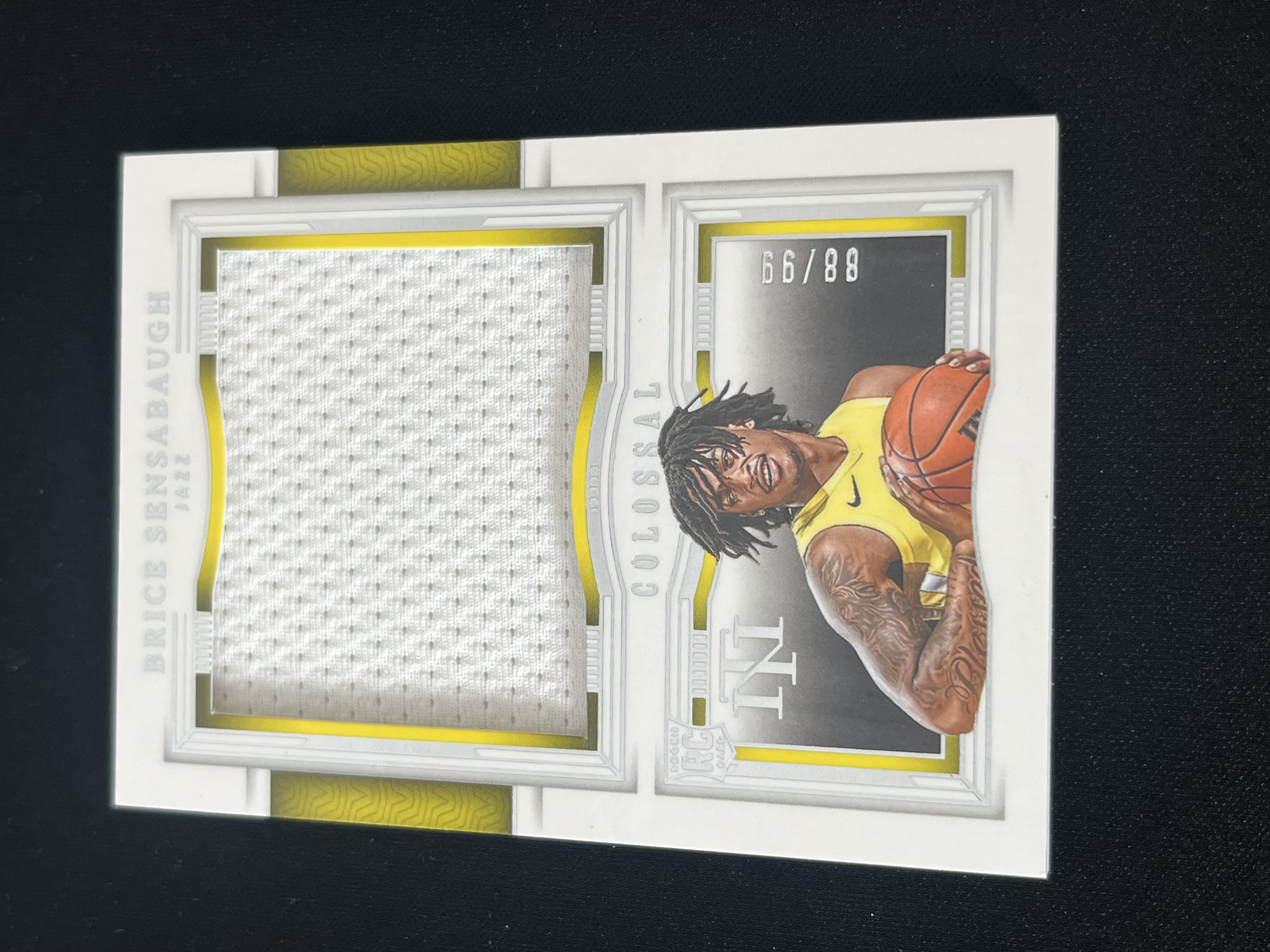 2023-24 Panini NT Brice Sensabaugh 国宝 爵士 布赖斯 森萨博 新秀RC /99编 大窗球衣物料切割 瑕疵如图 【大盘鸡】