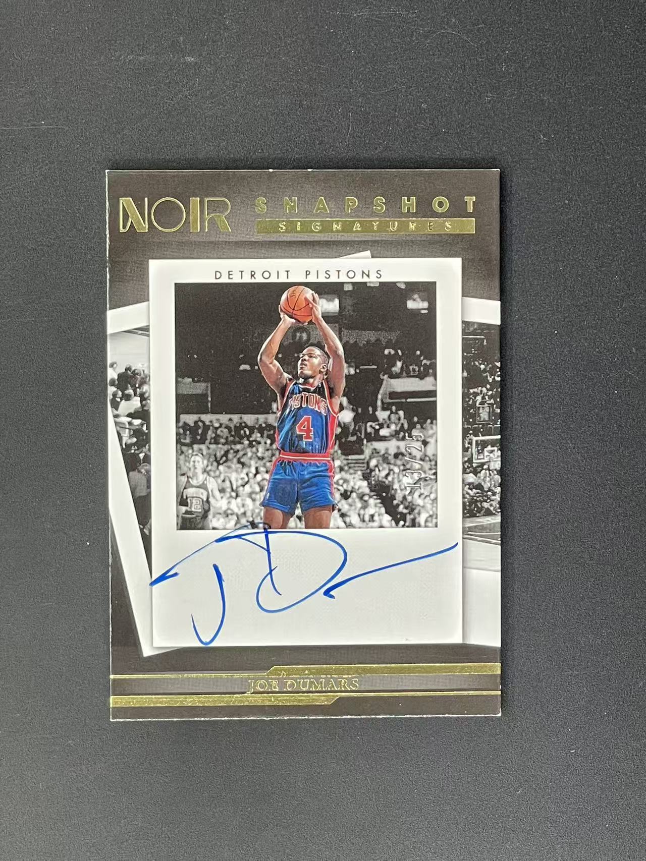 2022-23 Panini Noir Joe Dumars 【林哦哦代卖】乔 杜马斯 诺尔 签字 25编 活塞(谢腾飞)