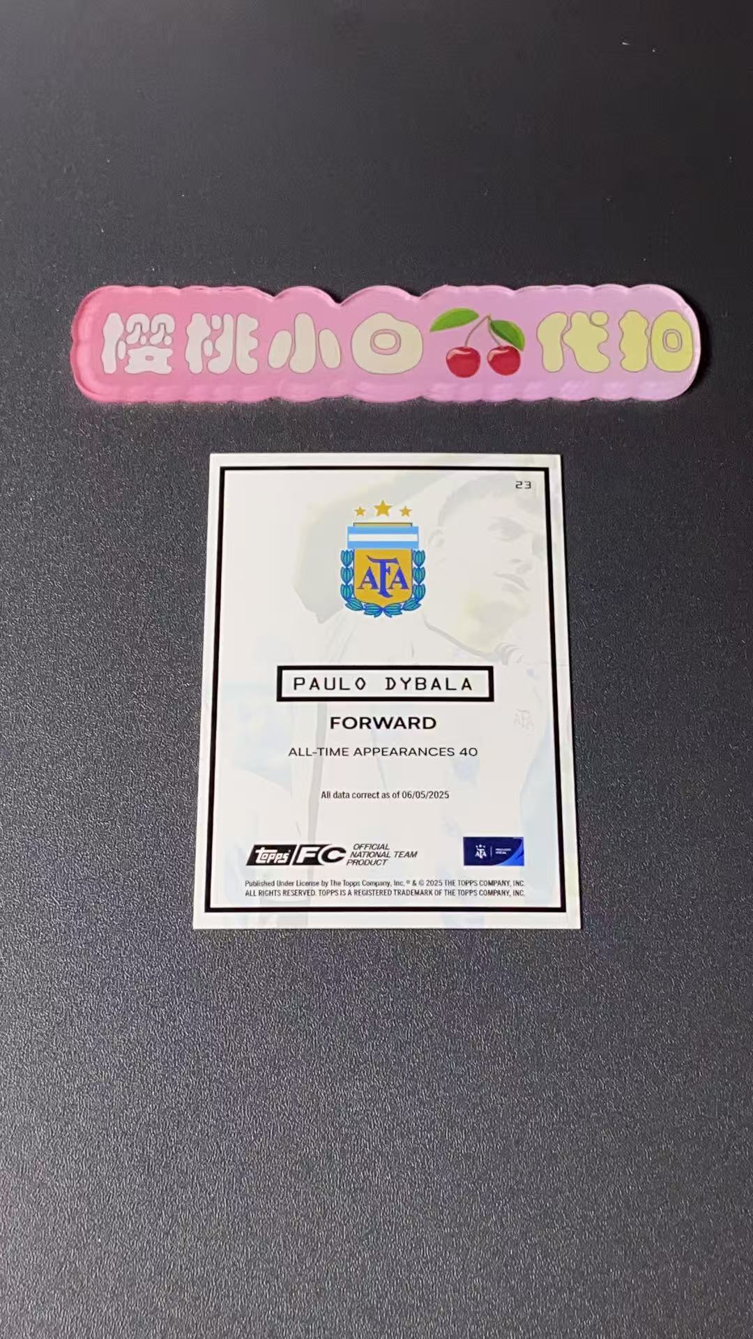 2025 Topps Argentina Paulo Dybala 樱桃小白 50编 迪巴拉 无边框 金彩虹平行 金折 阿根廷聚焦系列 卡品不保 默认微瑕 收藏必备【许克】