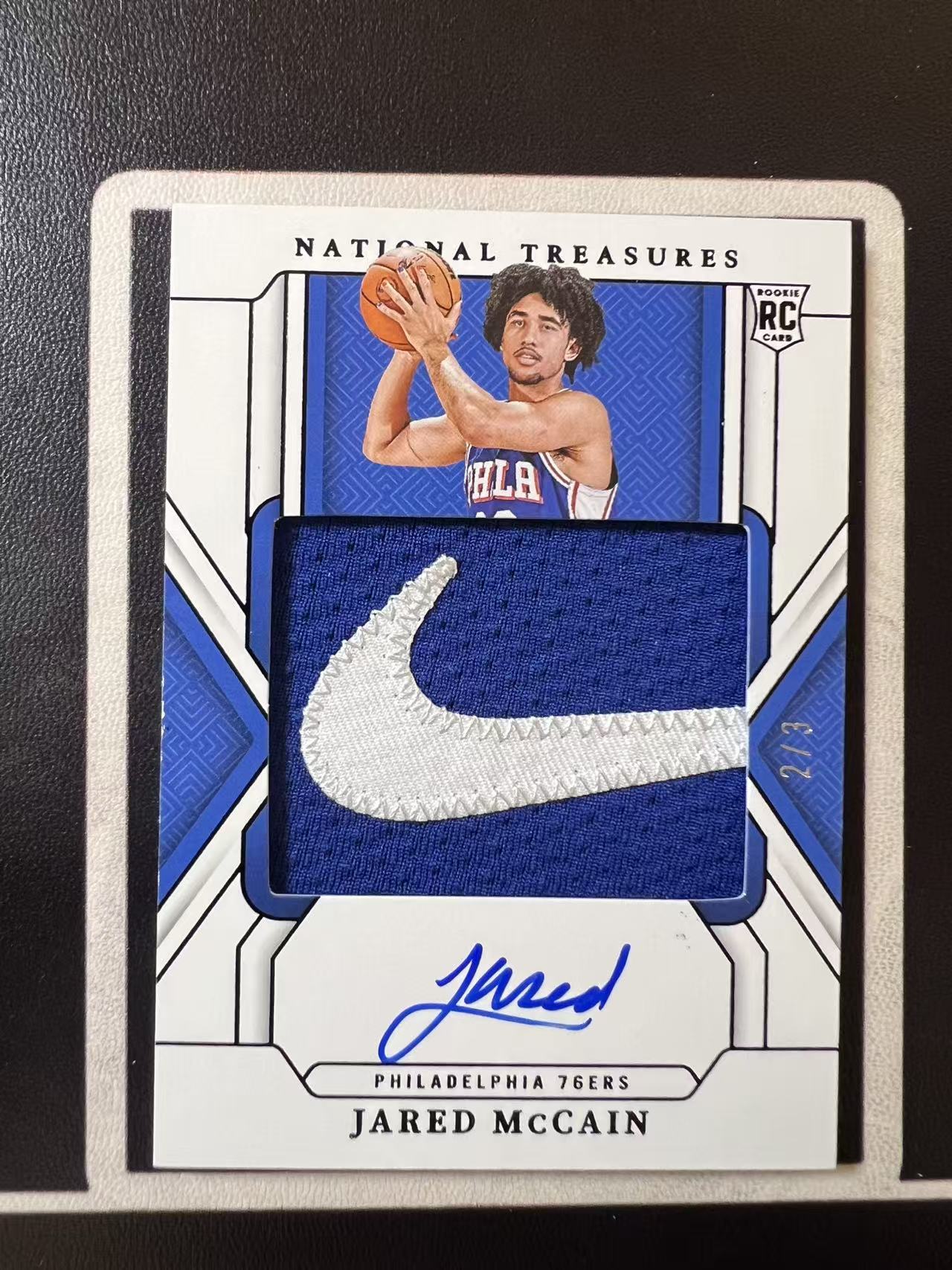 2024-25 Panini National Treasures Jared McCain 国宝 76人 新秀RC 贾里德麦凯恩 3编 logo 大钩子物料 耐克标 patch RPA 签字 卡签