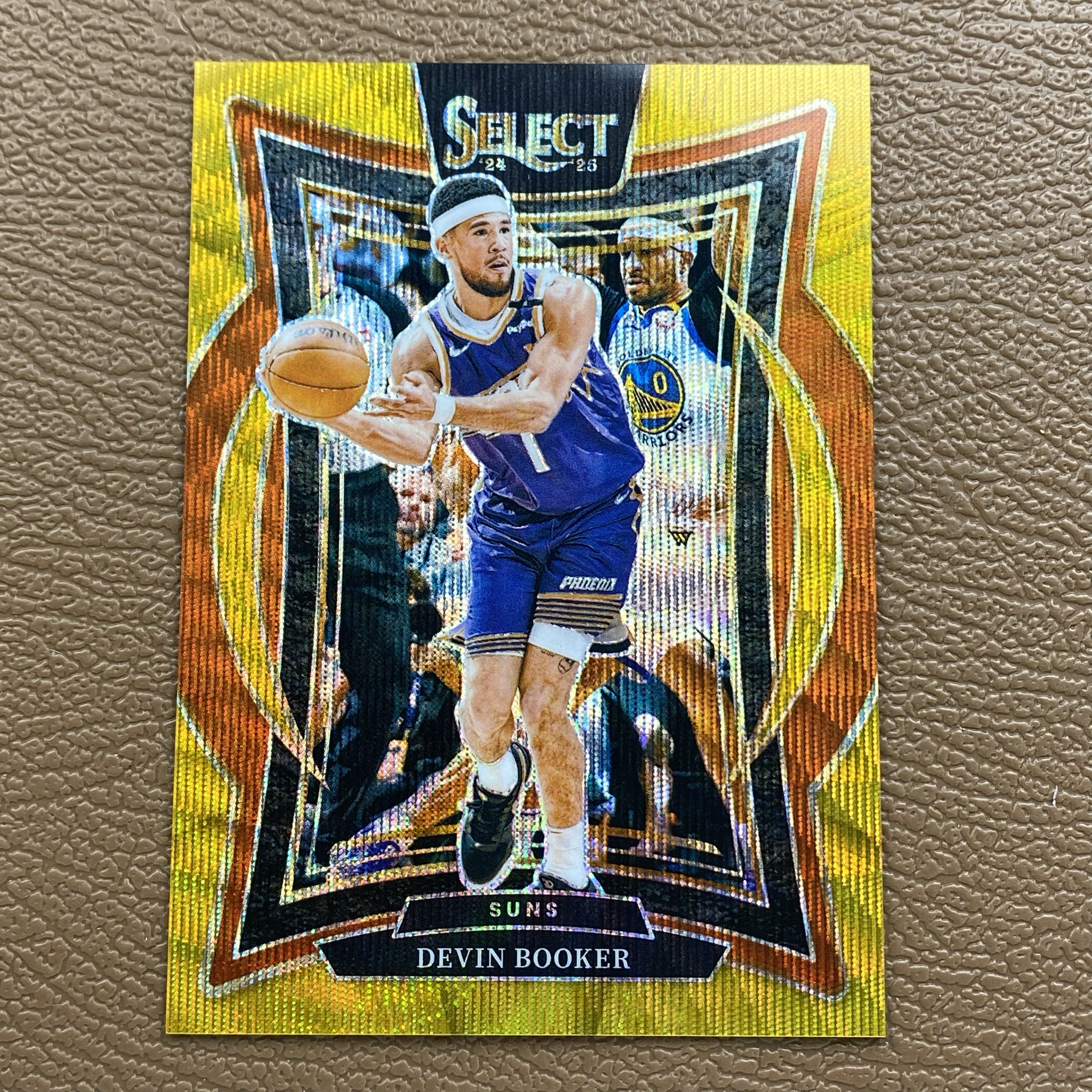 【千藏代拍】2024-25 PANINI-SELECT BASKETBALL DEVIN BOOKER 德文 布克 太阳 08/10编 金波纹 卡品如图(小金)
