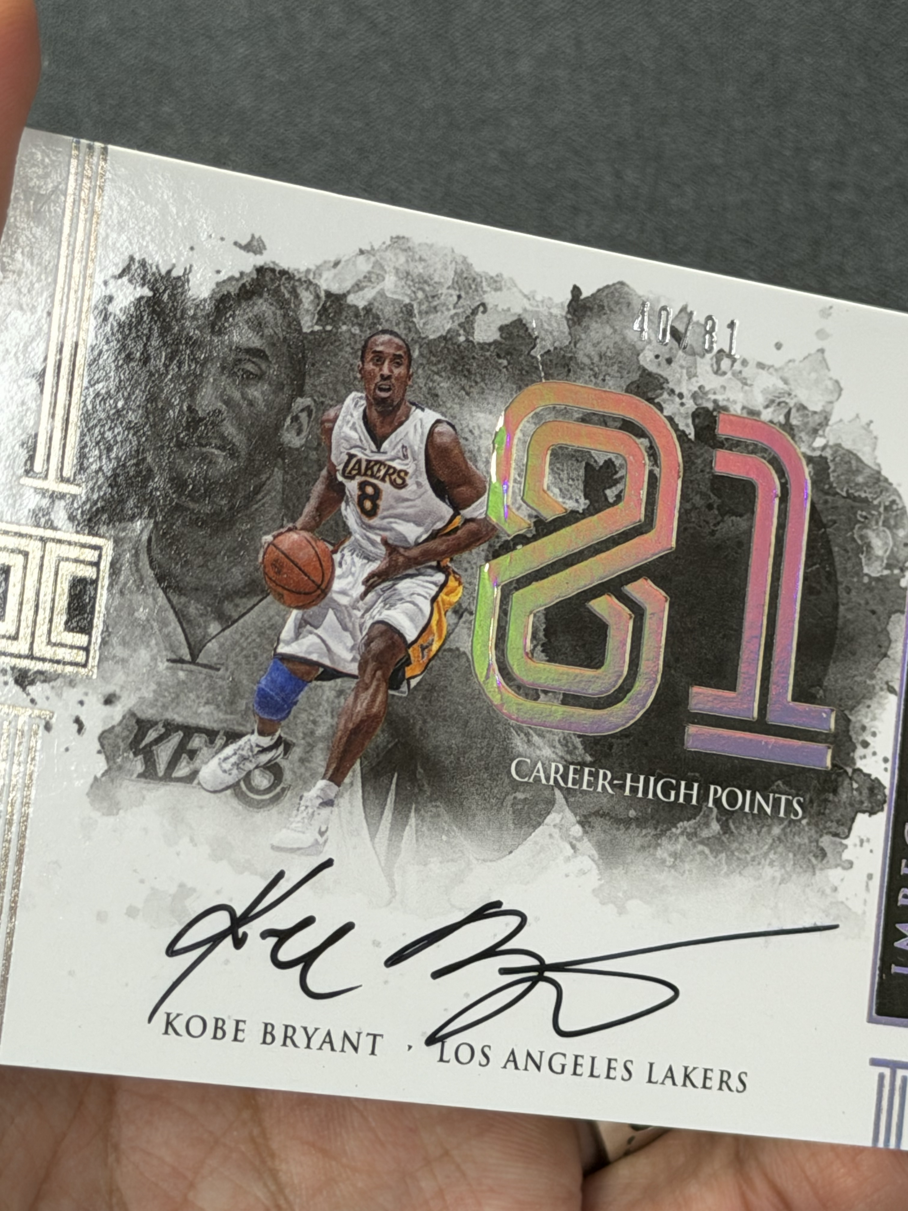 【炽焰拍卖】2016-17 Panini Impeccable Kobe Bryant 元年 小真金白银 湖人 科比 布莱恩特 40/81编 数据签 81分 签字 卡签 生涯最高得分屠龙 系列大Hit 单一平行 墨迹不错 微瑕见图 &吕布