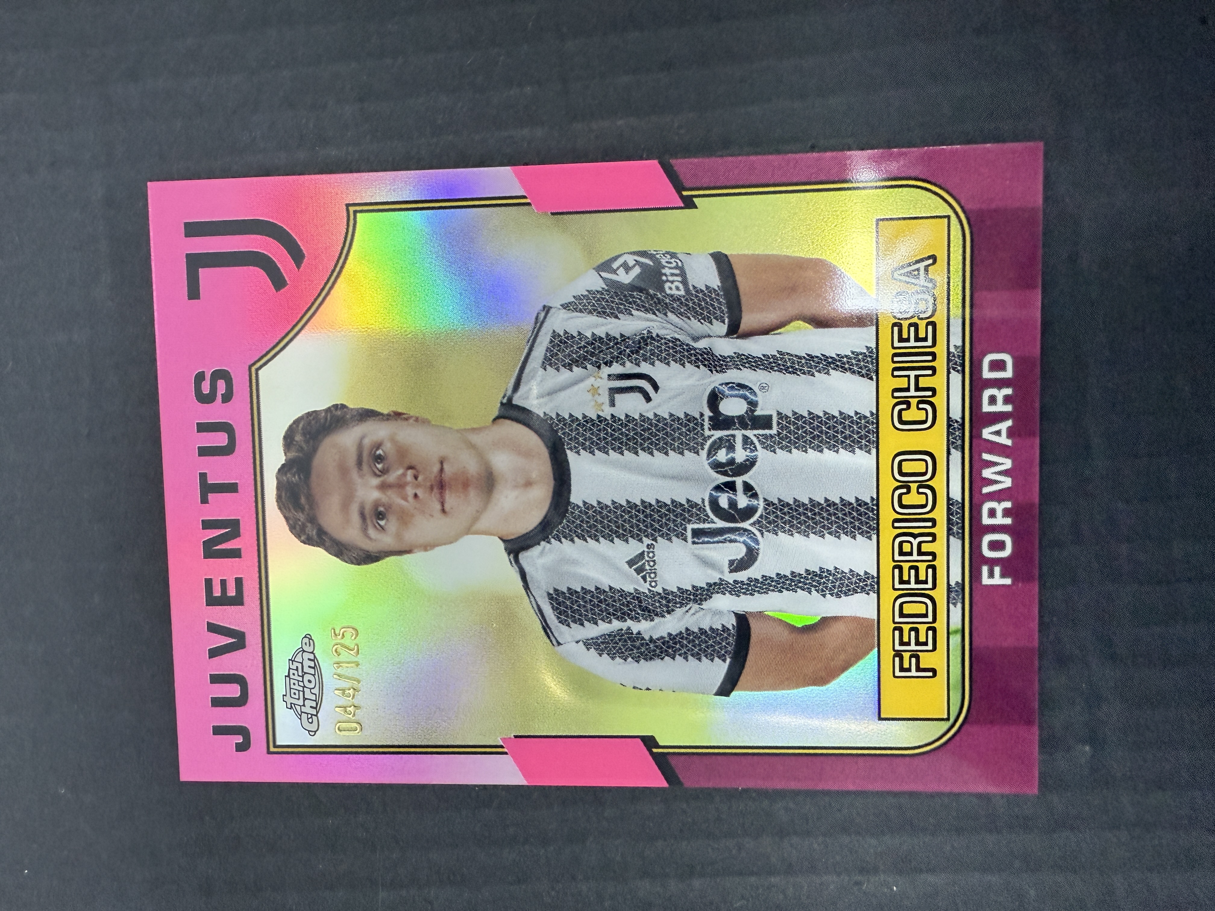 【GOAT山羊拍卖】D哥 2023-24赛季 topps chrome尤文图斯队盒系列 小基耶萨 粉折 /125 尤文图斯 品相如图